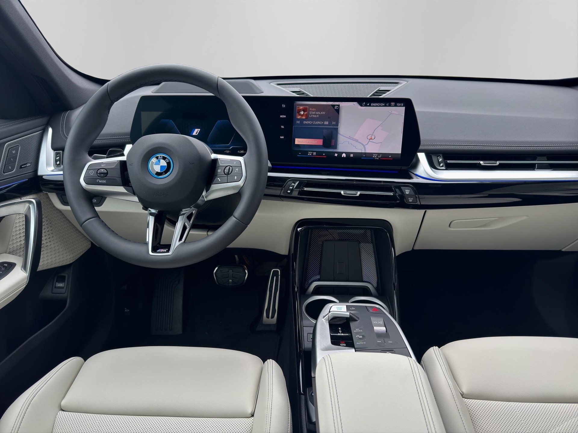 BMW iX1 30 xDrive M Sport Pro-image-12