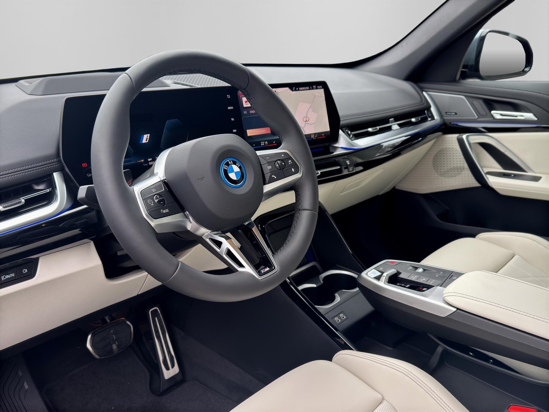 BMW iX1 30 xDrive M Sport Pro-image-10
