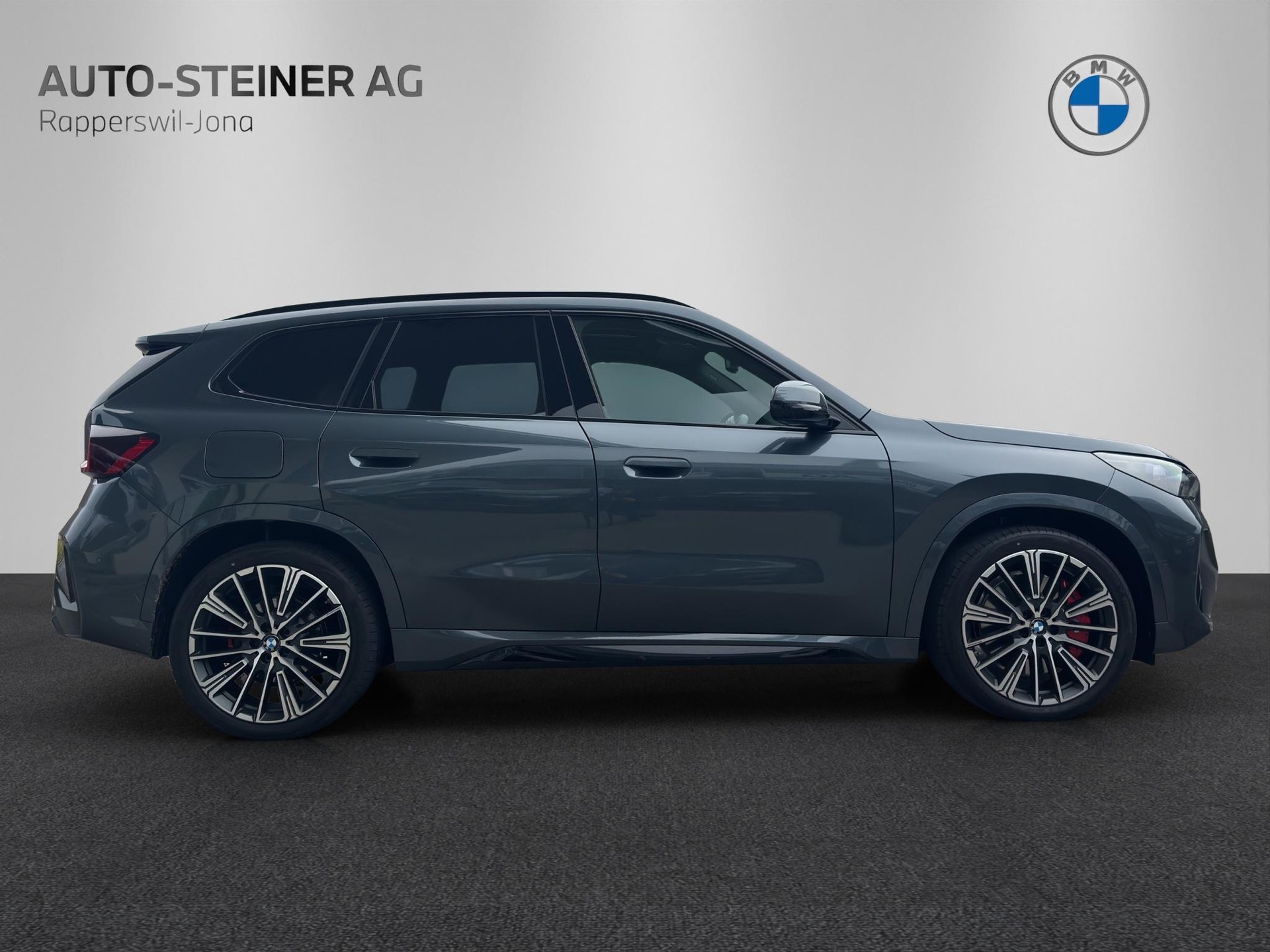 BMW iX1 30 xDrive M Sport Pro-image-5