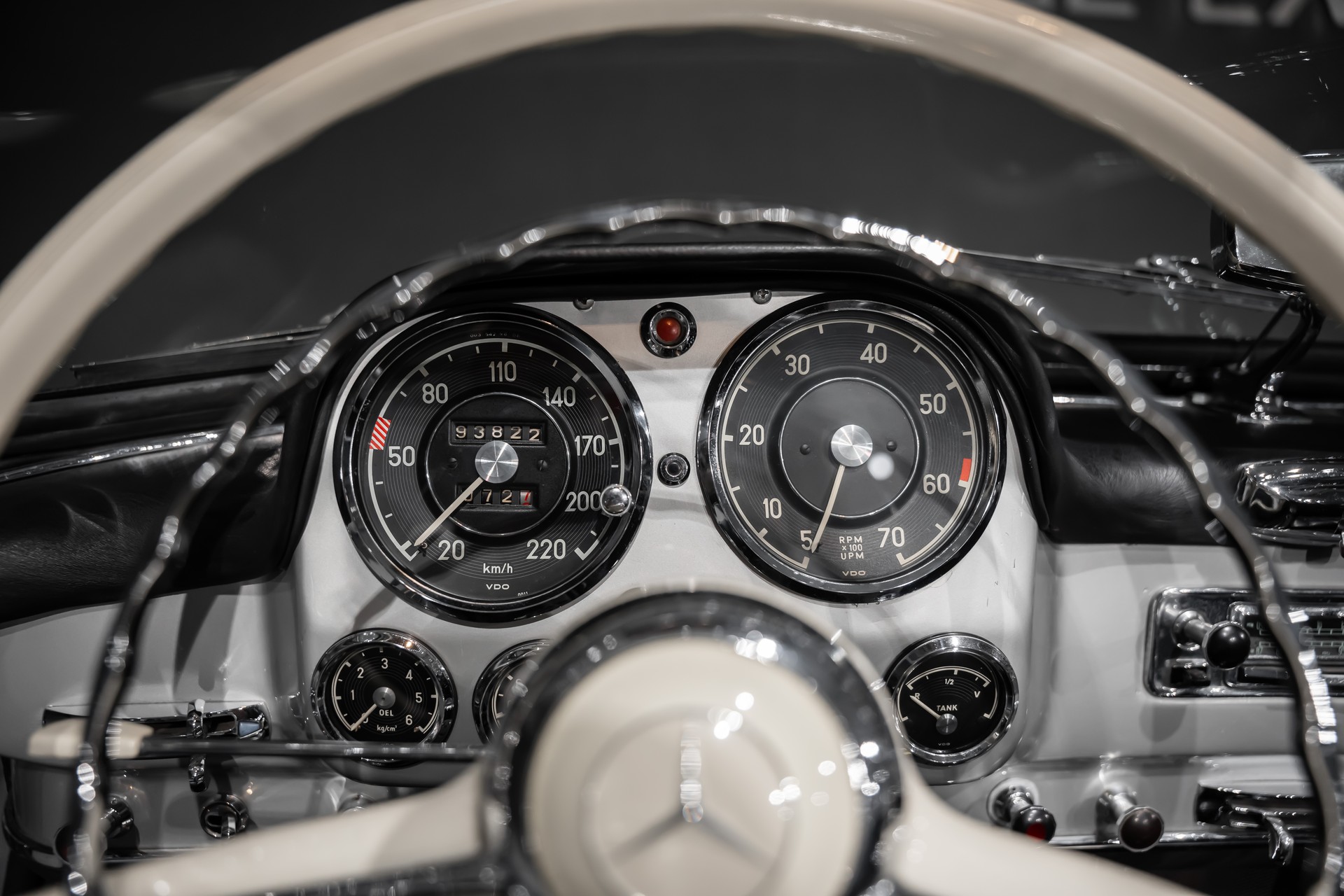 MERCEDES-BENZ 190 SL-image-18
