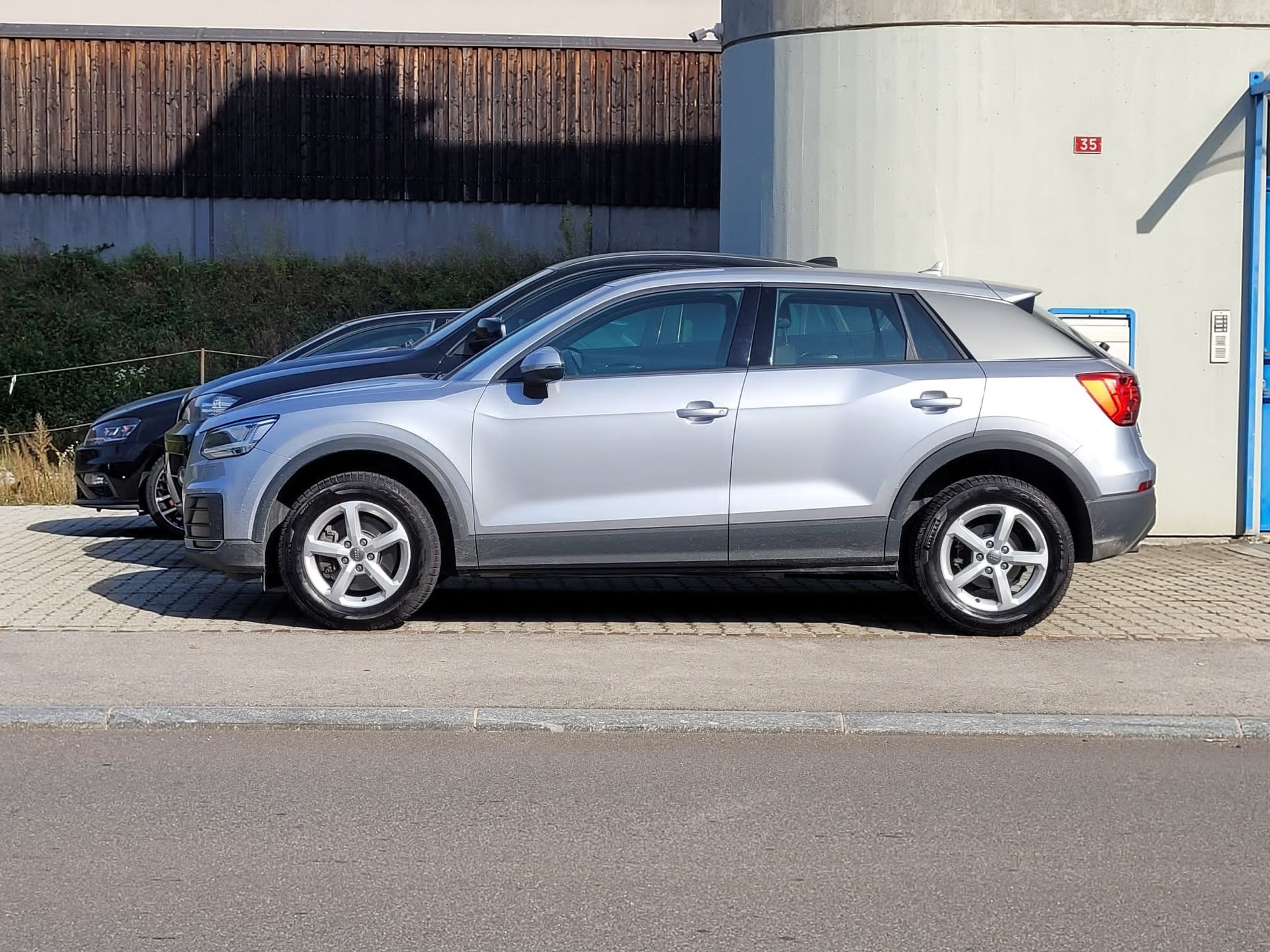 AUDI Q2 2.0 TDI design quattro S-tronic-image-2