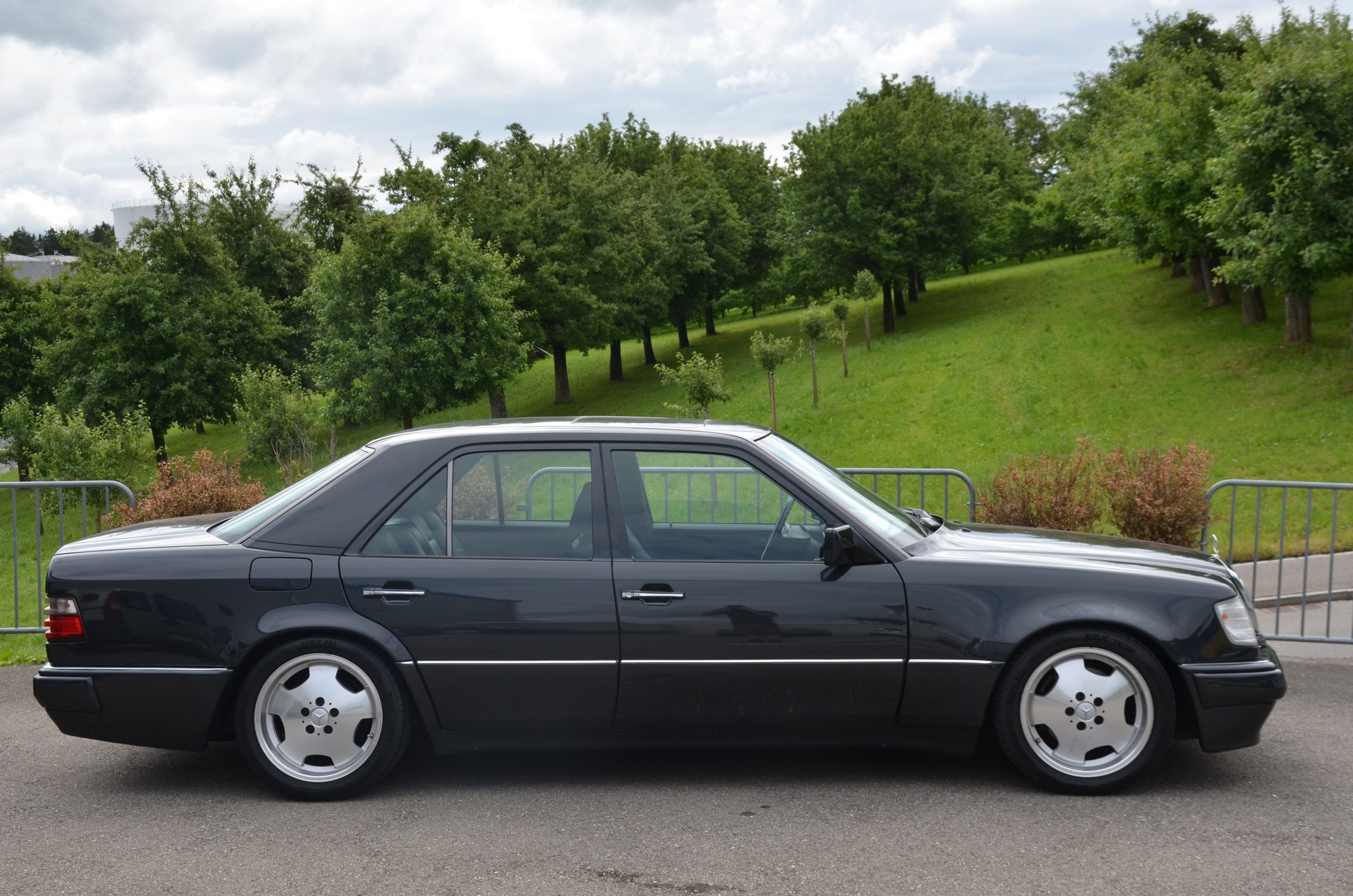 MERCEDES-BENZ 500 E Automatic-image-3