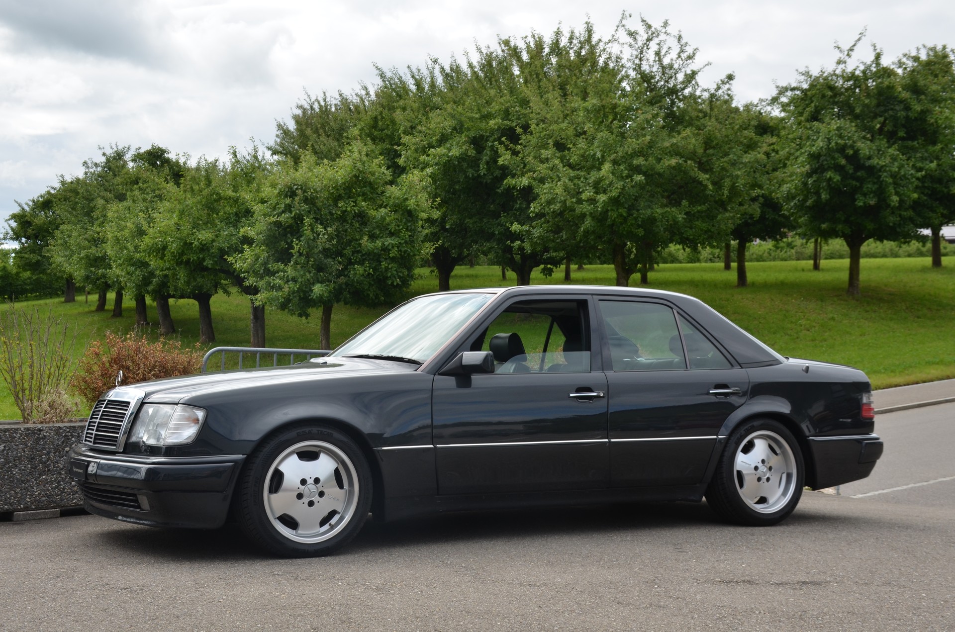 MERCEDES-BENZ 500 E Automatic-image-6