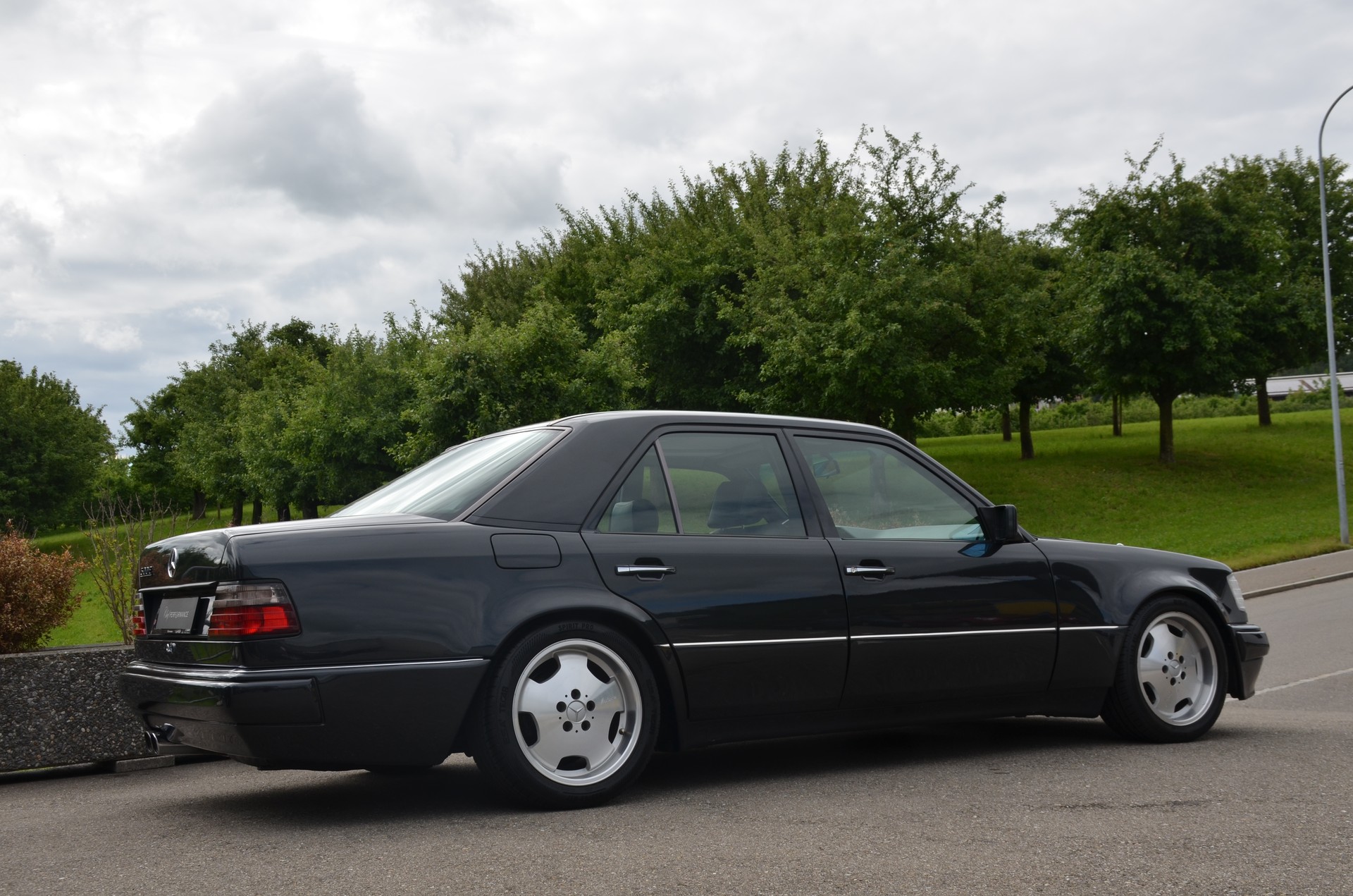 MERCEDES-BENZ 500 E Automatic-image-5