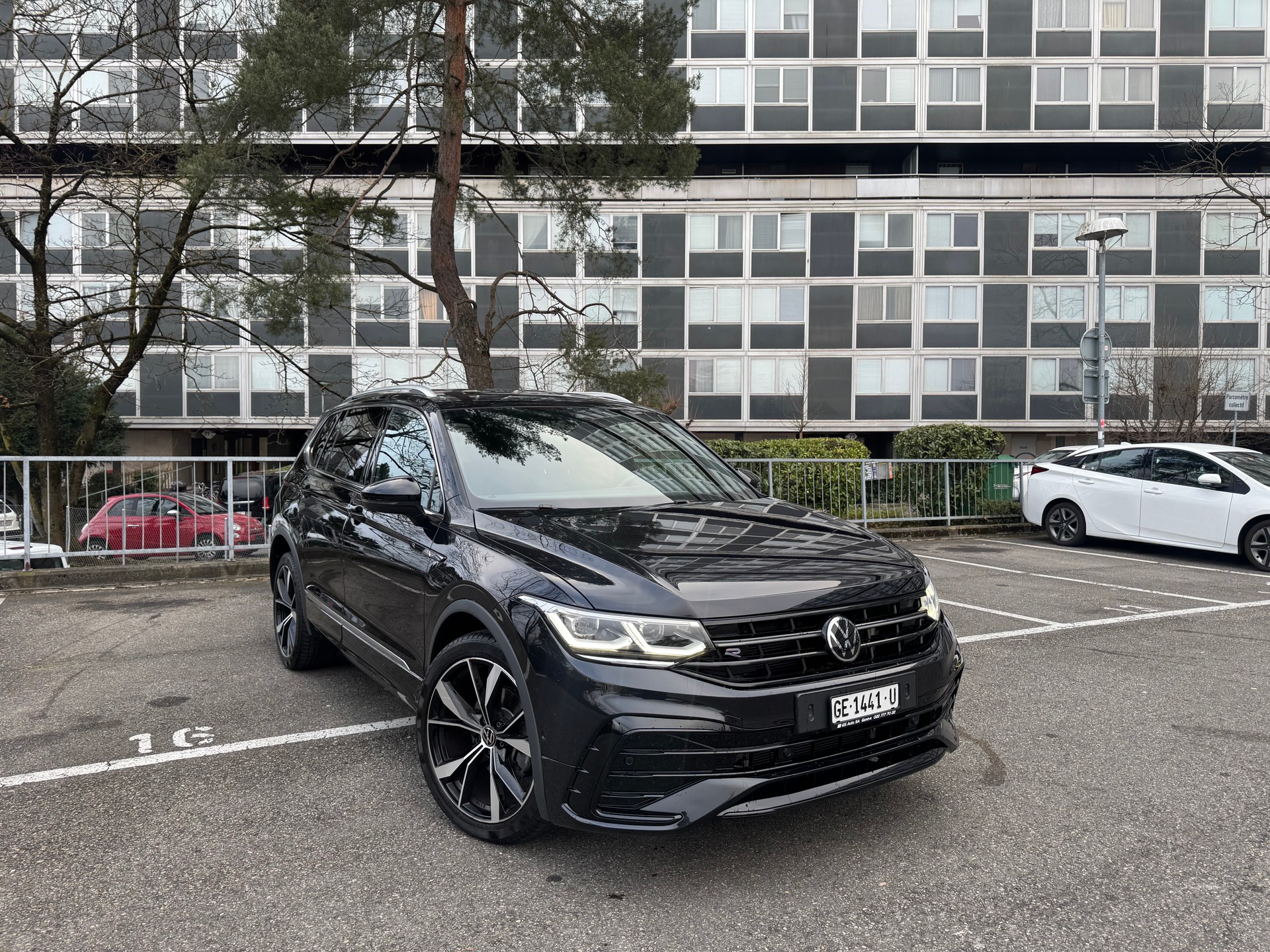 VW Tiguan Allspace 2.0 TDI SCR R-Line 4Motion DSG-image-1