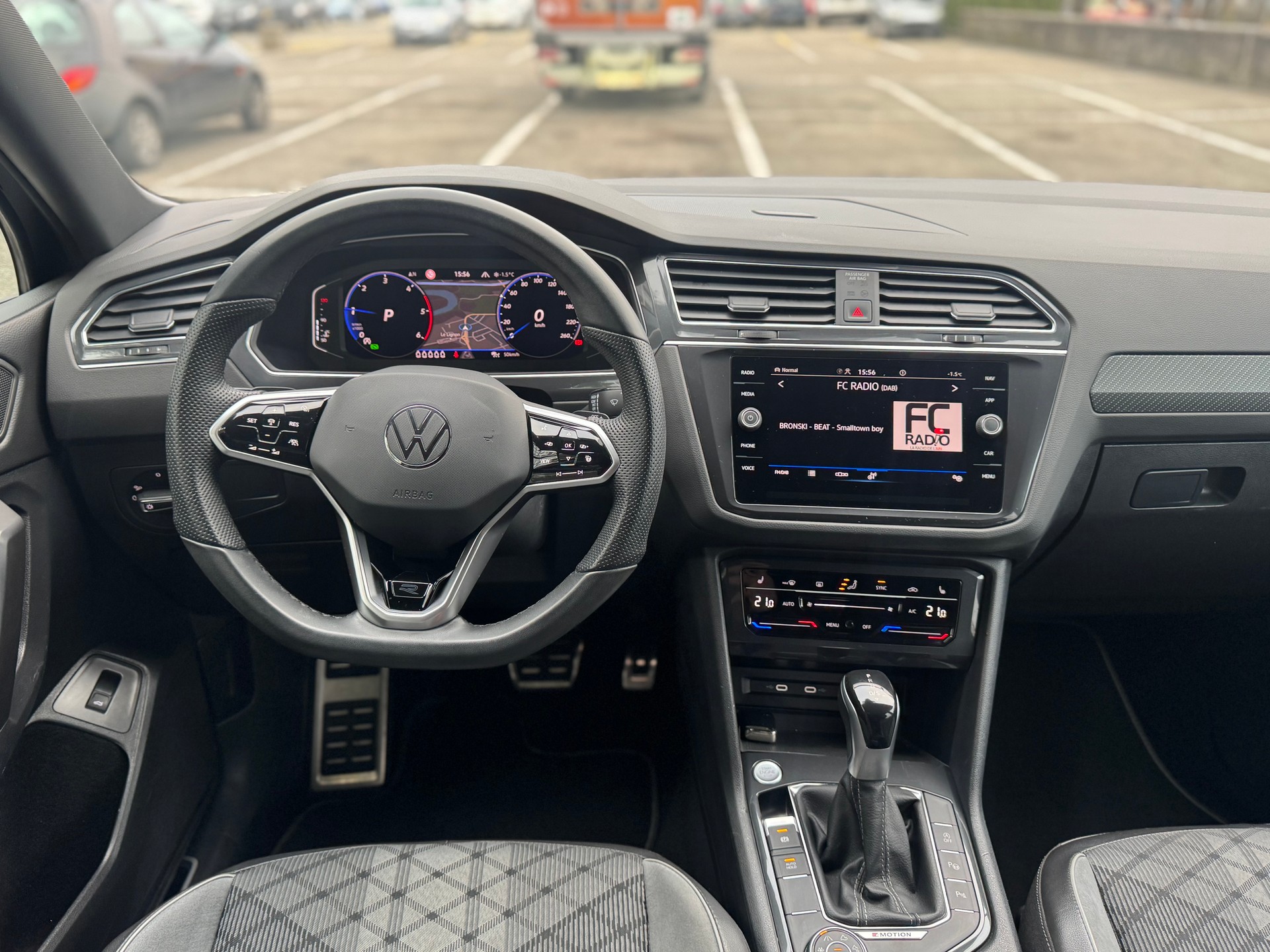 VW Tiguan Allspace 2.0 TDI SCR R-Line 4Motion DSG-image-15