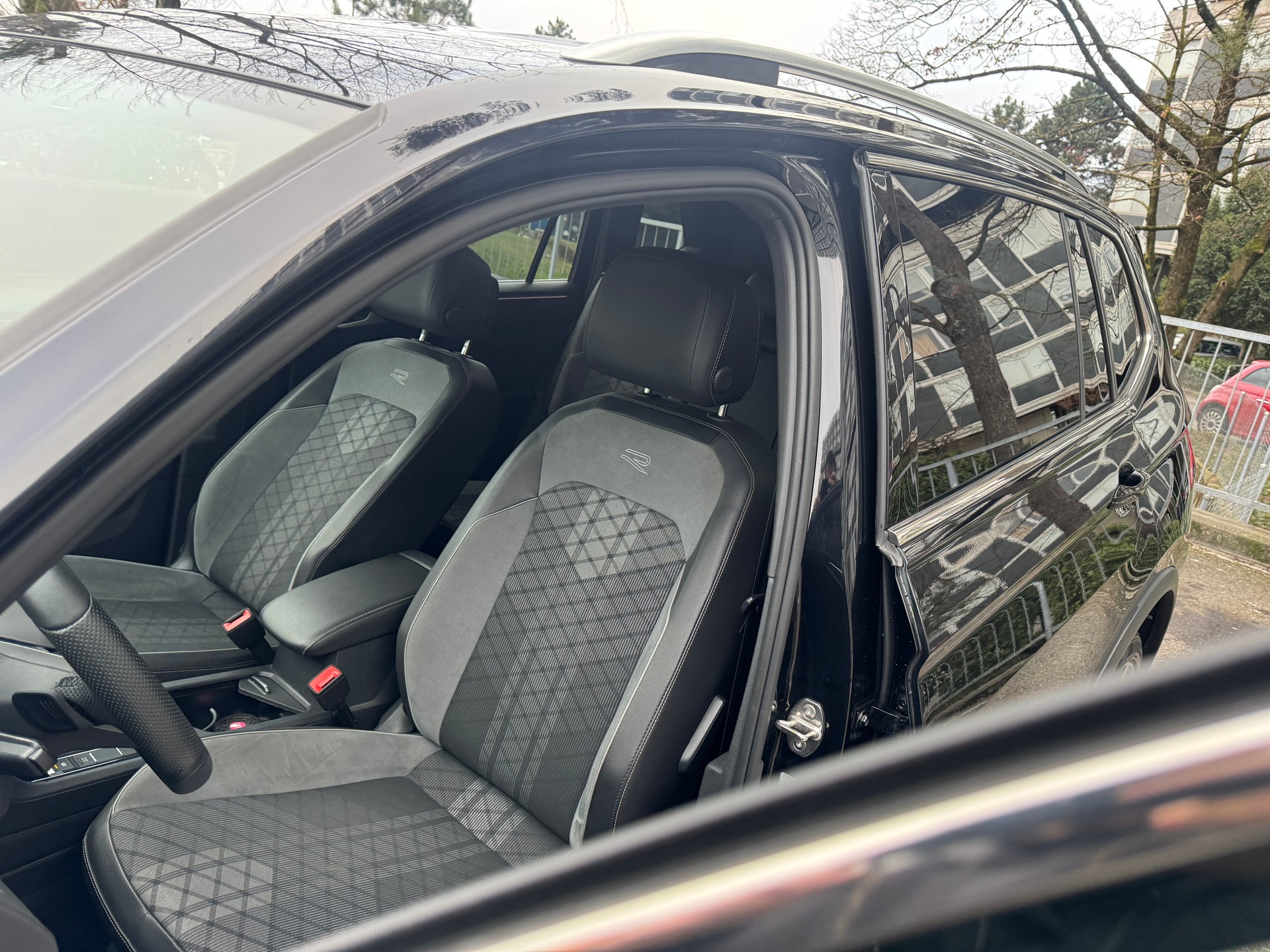 VW Tiguan Allspace 2.0 TDI SCR R-Line 4Motion DSG-image-12