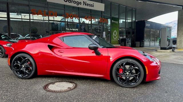 ALFA ROMEO 4C 1750 TBi TCT-image-1