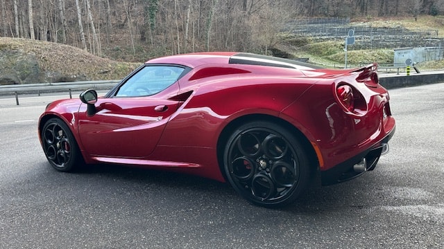 ALFA ROMEO 4C 1750 TBi TCT-image-9