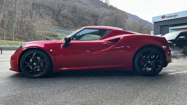ALFA ROMEO 4C 1750 TBi TCT-image-4