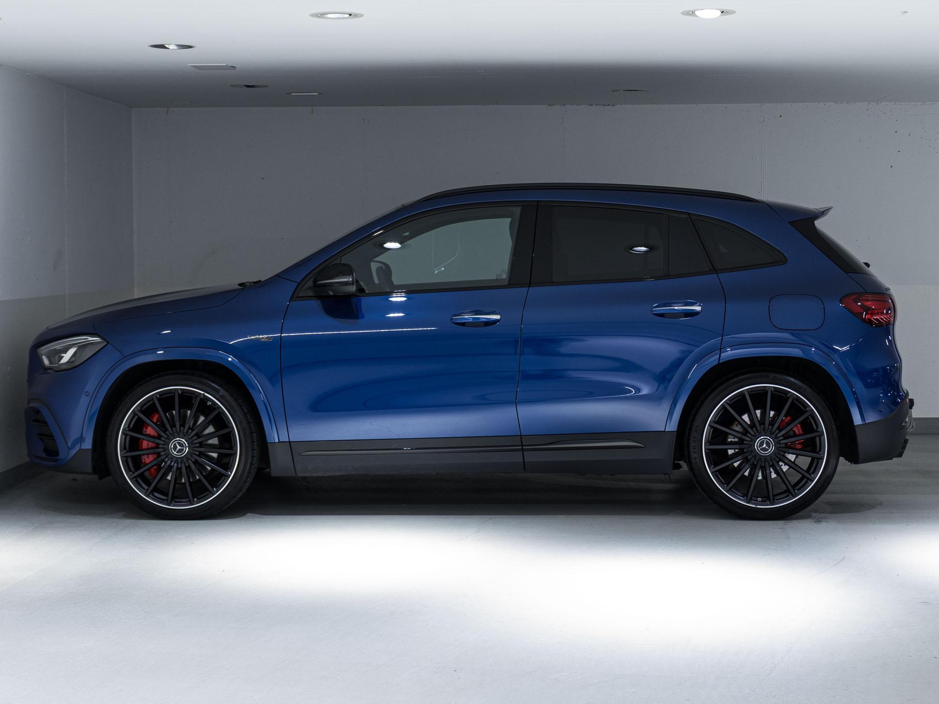 MERCEDES-BENZ GLA 35 AMG 4MATIC-image-4