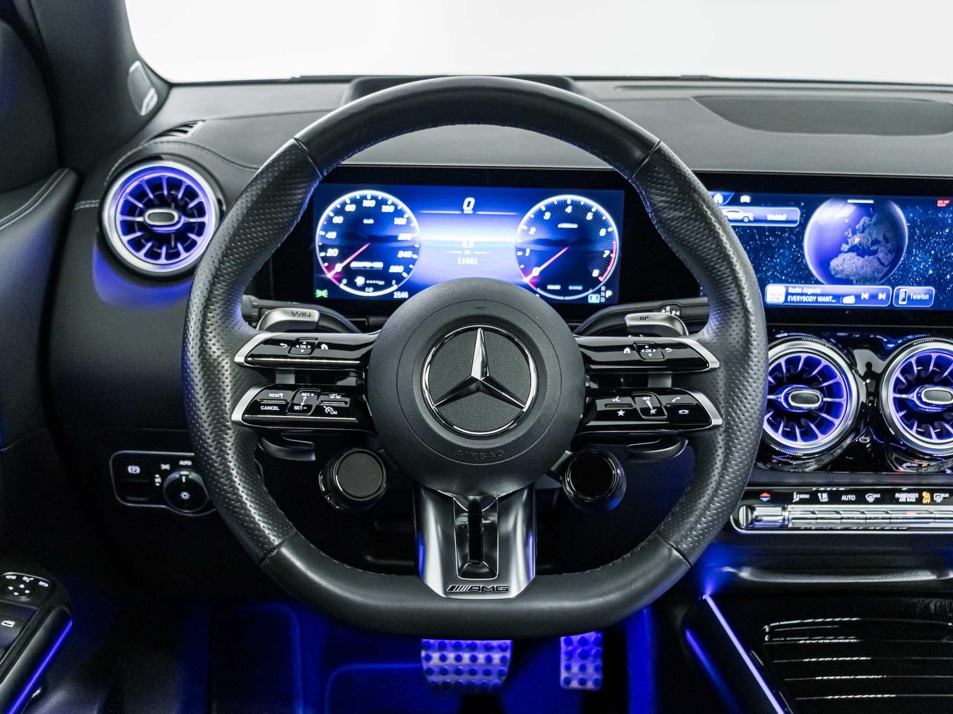 MERCEDES-BENZ GLA 35 AMG 4MATIC-image-10