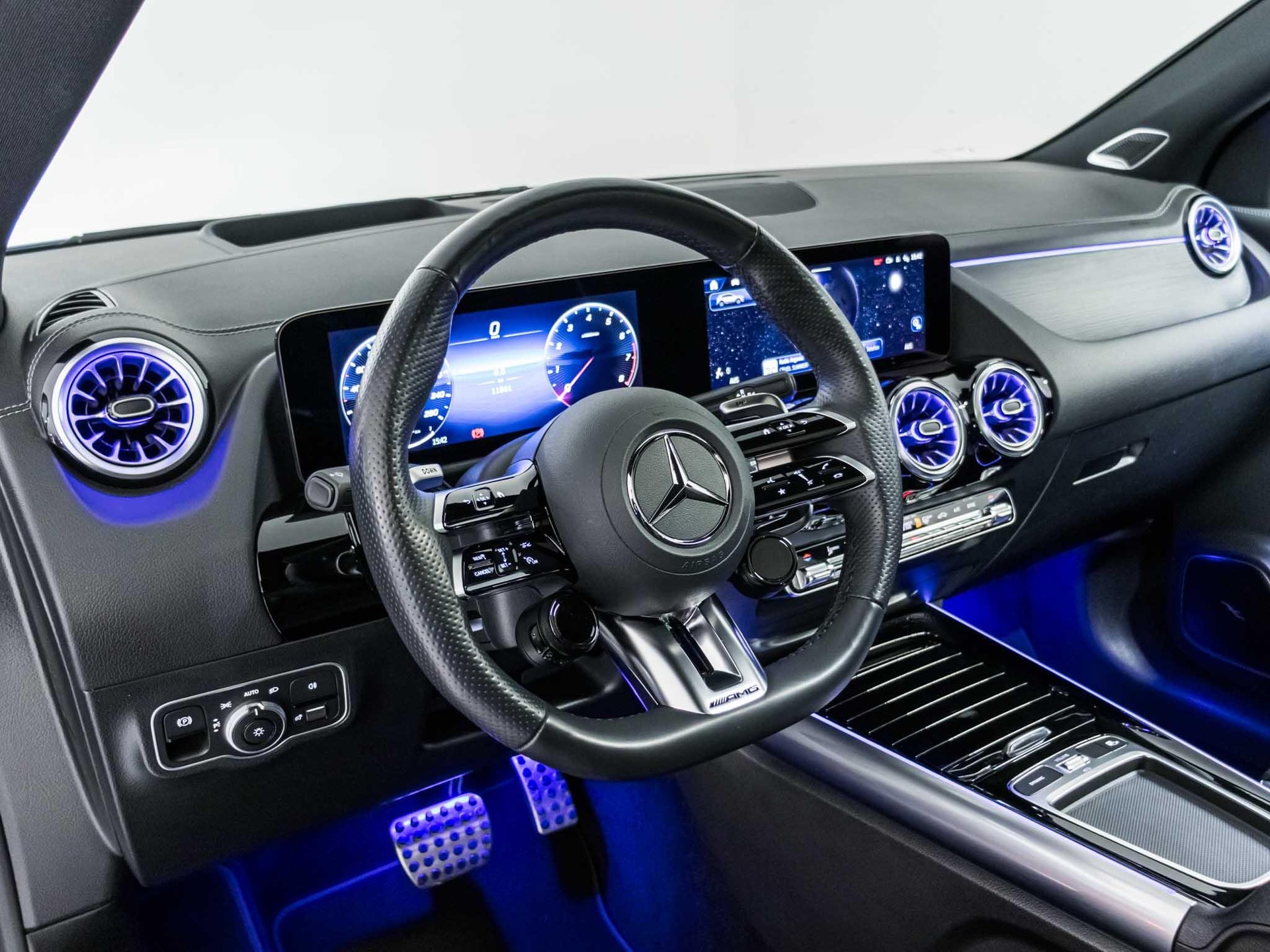 MERCEDES-BENZ GLA 35 AMG 4MATIC-image-9