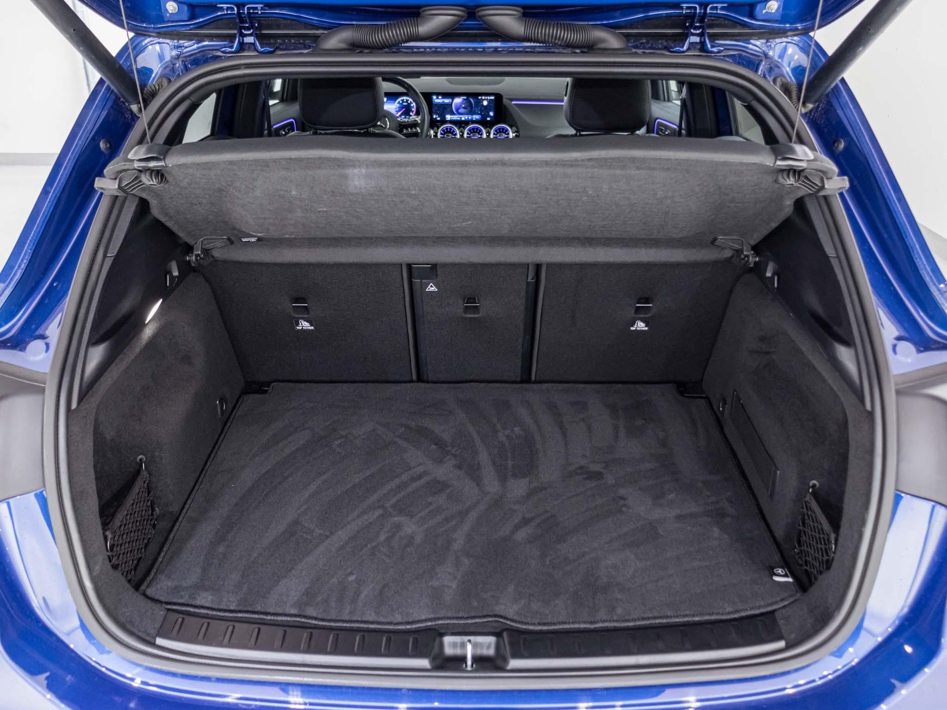 MERCEDES-BENZ GLA 35 AMG 4MATIC-image-13