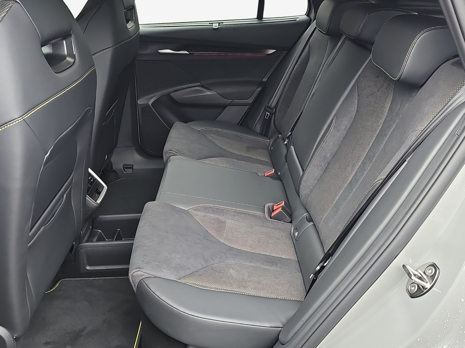 SKODA Elroq RS 4x4-image-11