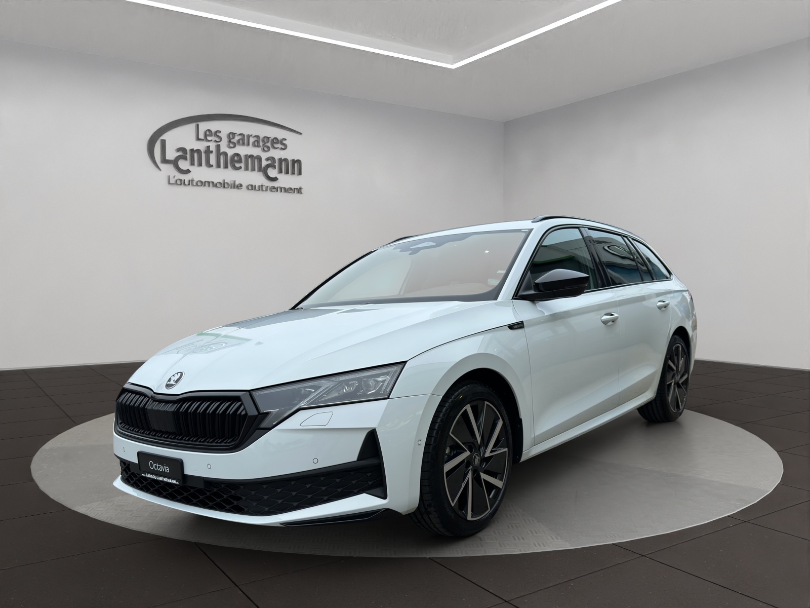SKODA Octavia Combi 1.5 TSI mHEV DSG Sport Line-image-0