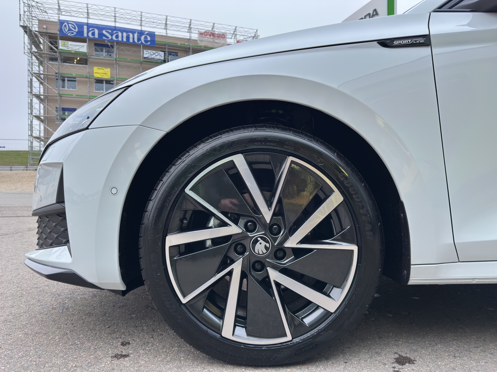 SKODA Octavia Combi 1.5 TSI mHEV DSG Sport Line-image-7