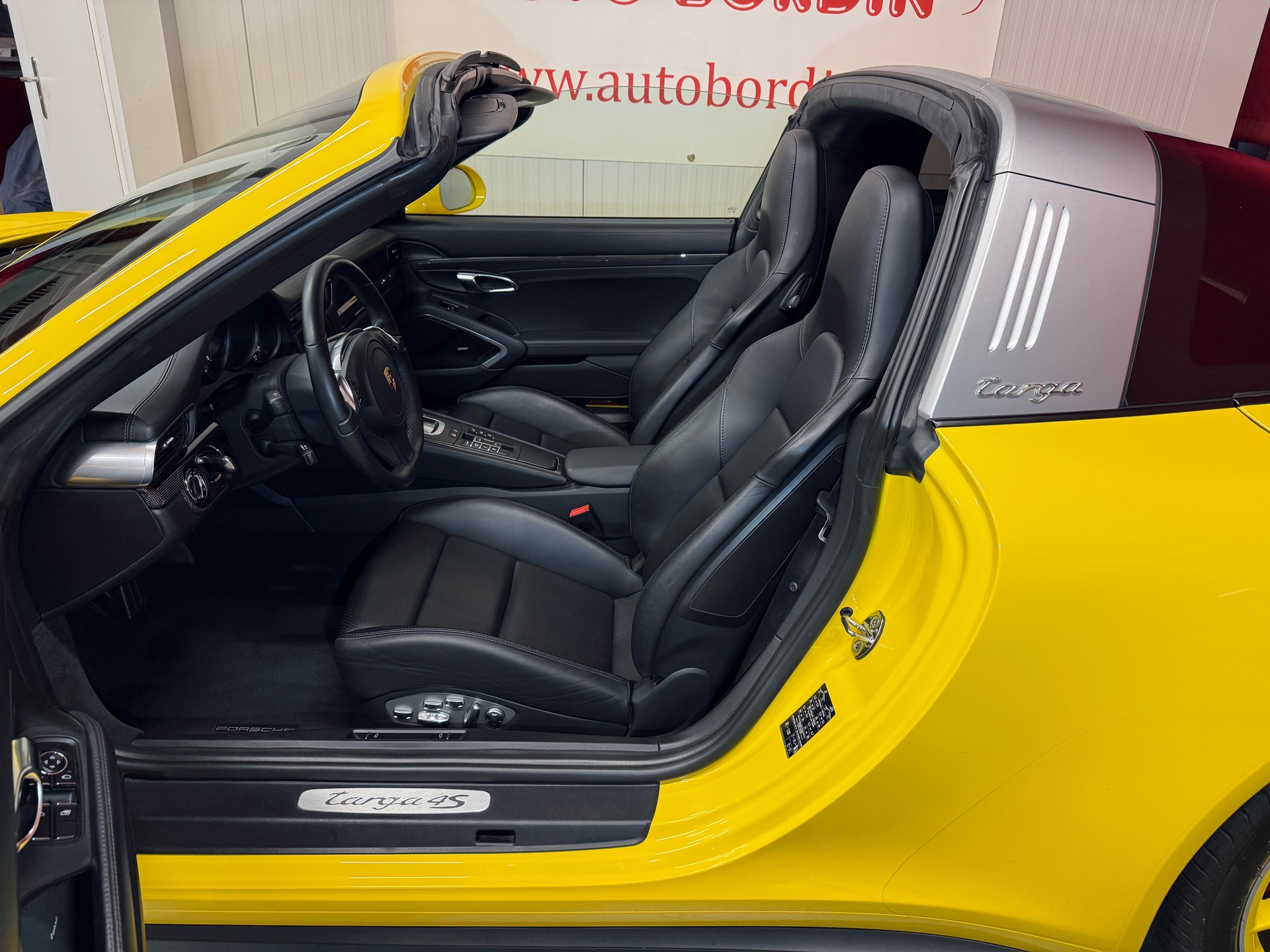 PORSCHE 911 991.1 3.8 Targa 4S PDK „Racinggelb One of One“-image-5