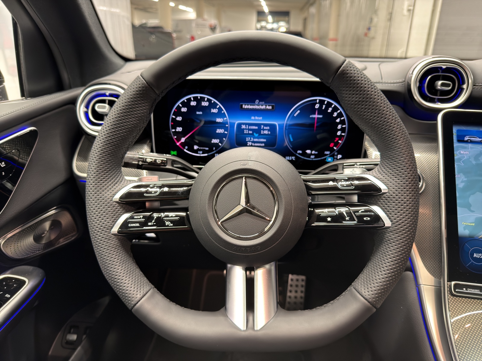 MERCEDES-BENZ GLC 400 e AMG Line 4Matic EQ Star-image-15