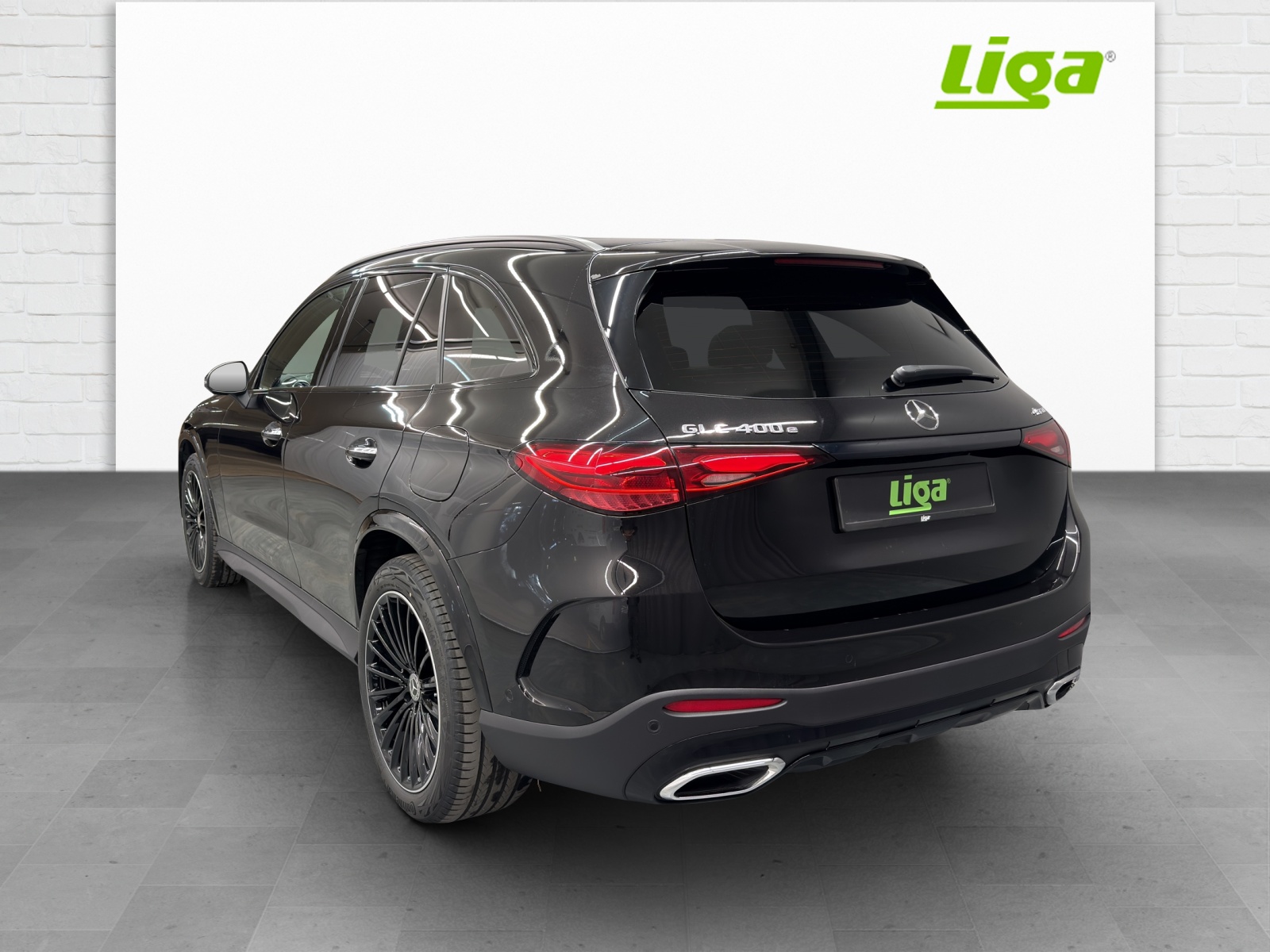MERCEDES-BENZ GLC 400 e AMG Line 4Matic EQ Star-showroom-element-3