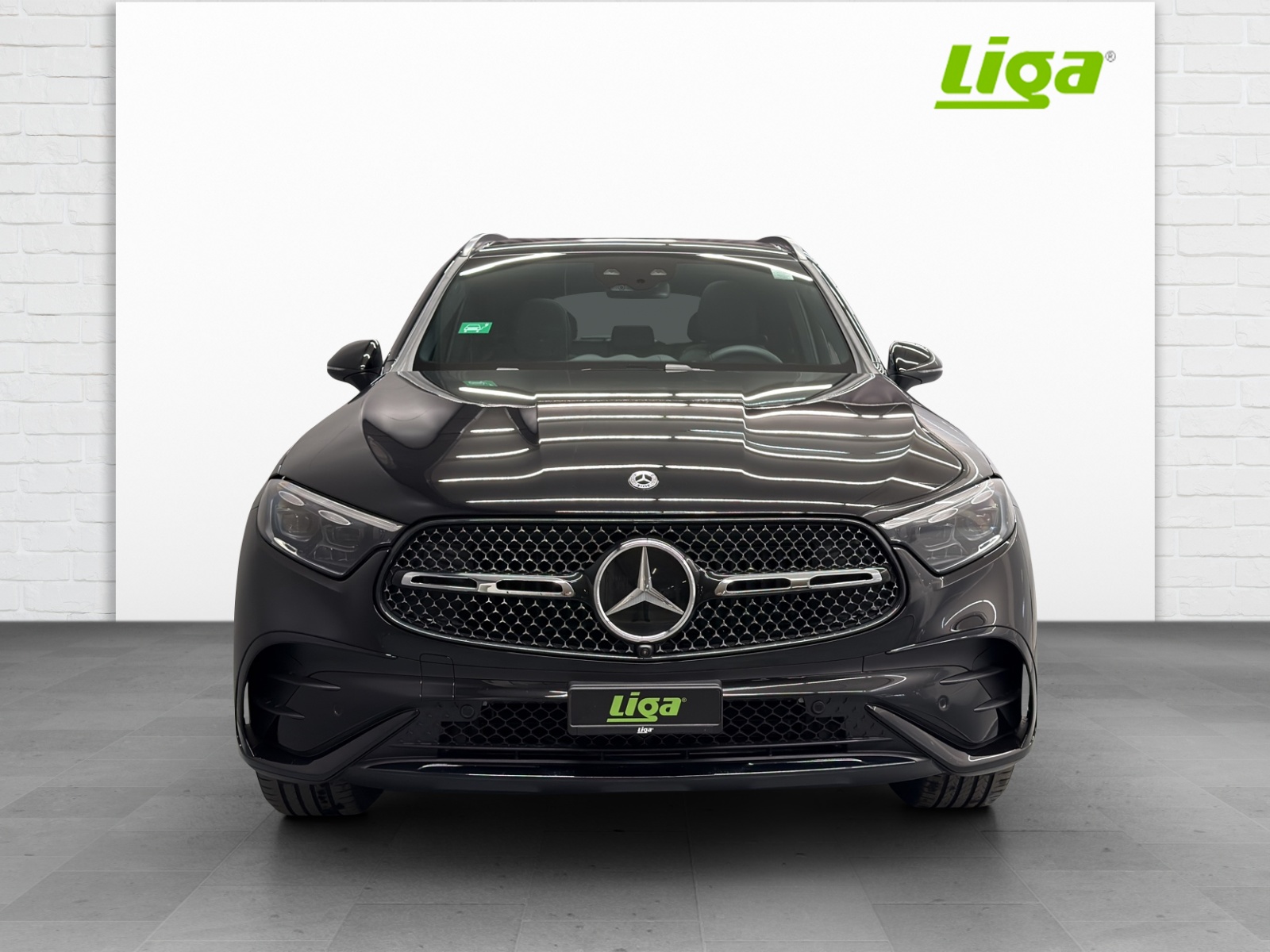 MERCEDES-BENZ GLC 400 e AMG Line 4Matic EQ Star-showroom-element-2