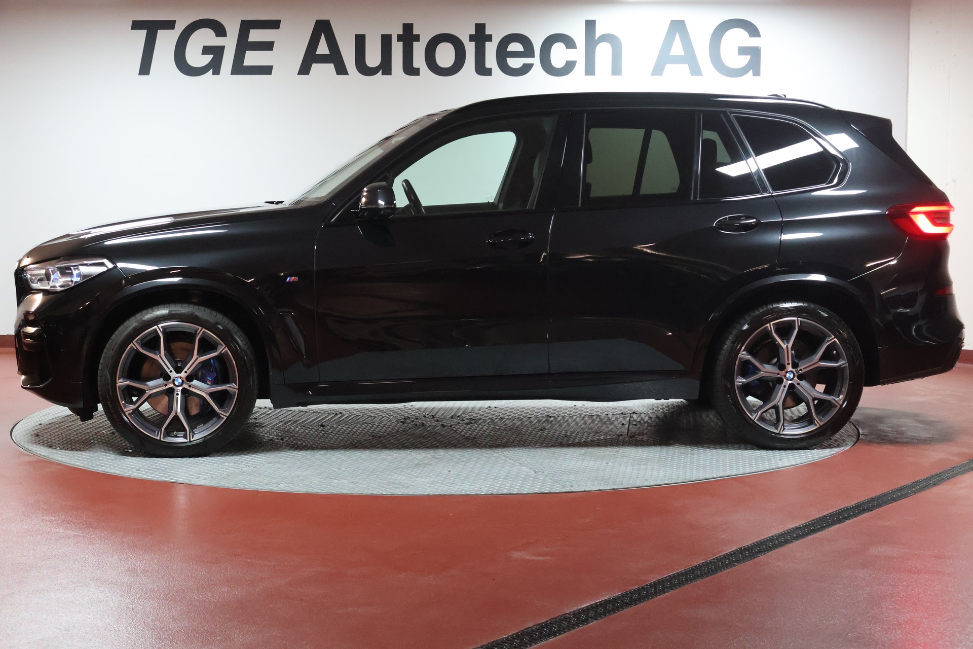 BMW X5 xDrive 48V 30d M Sport Steptronic-image-18