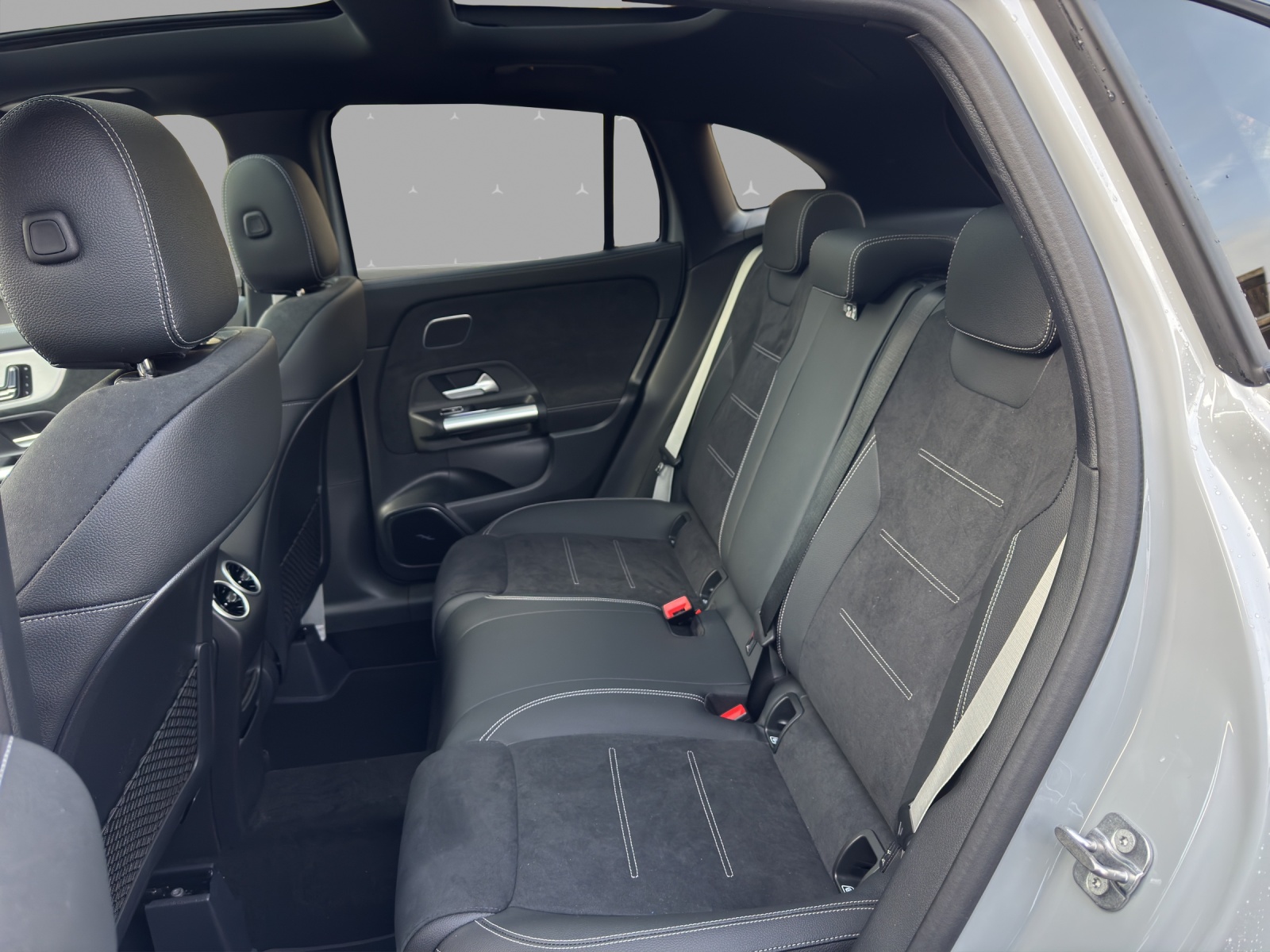 MERCEDES-BENZ GLA 220d 4Matic 8G-DCTSwiss Star-image-15