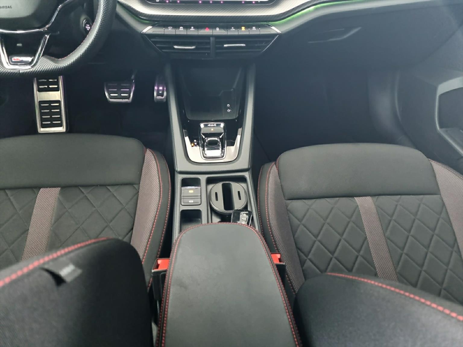 SKODA Octavia RS 2.0 TDI SCR DSG 4x4-image-7