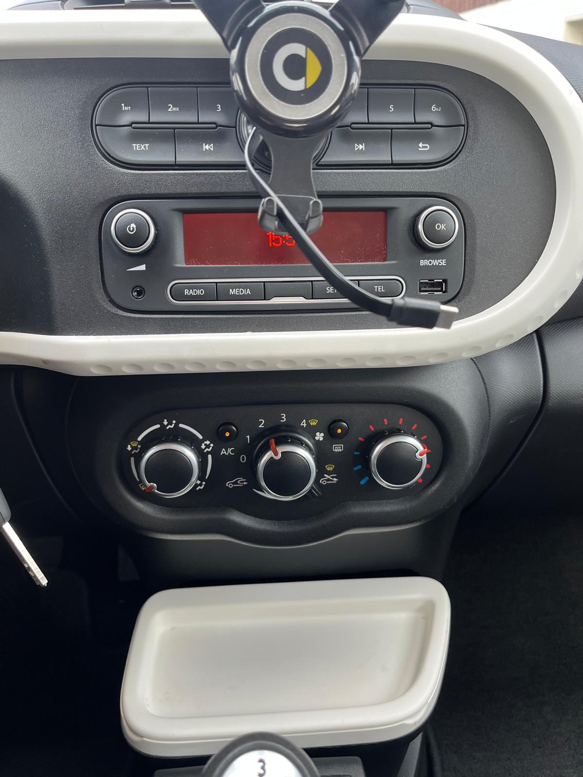 RENAULT Twingo 1.0 Life-image-11