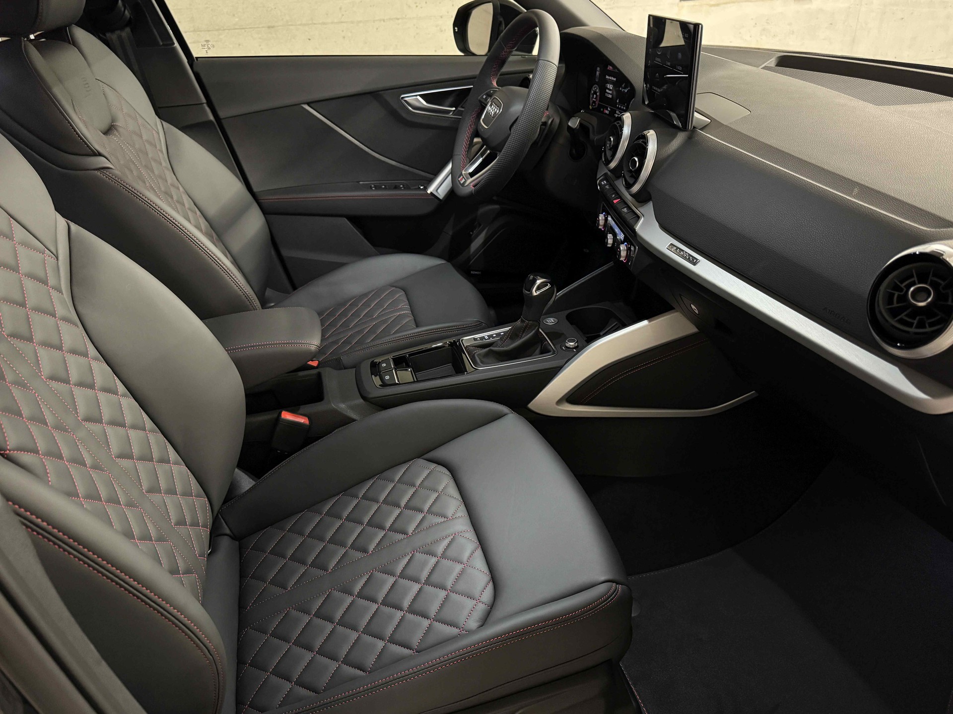 AUDI Q2 40 TFSI S line Attraction quattro S-tronic-image-10