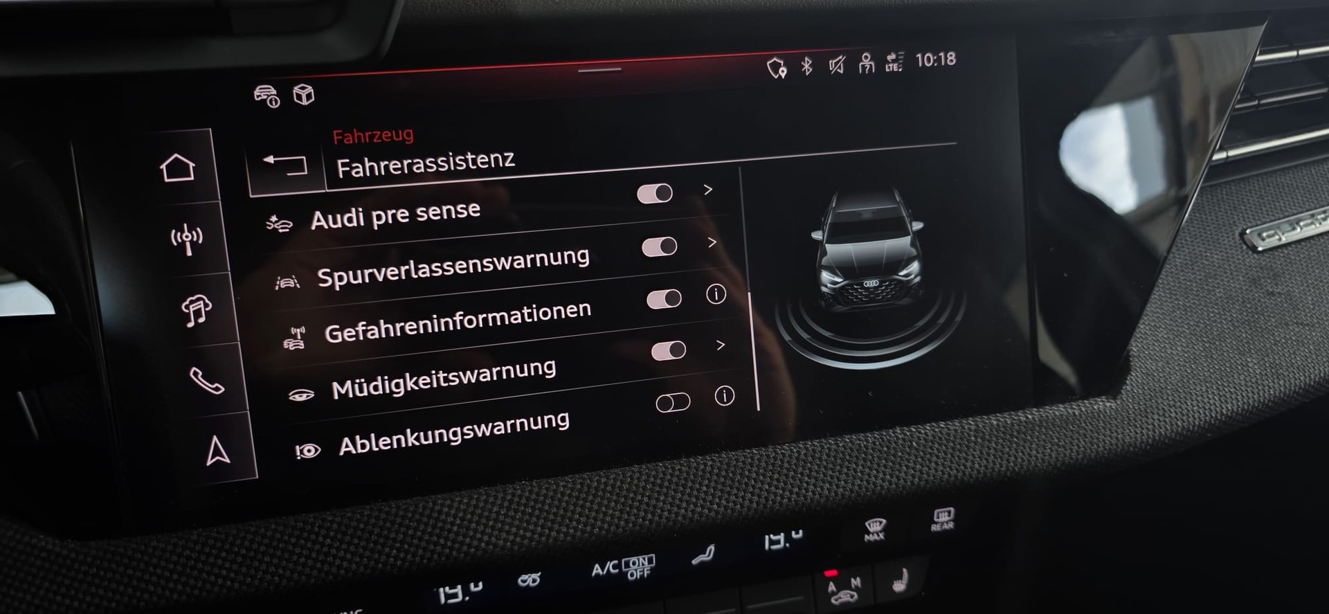 AUDI S3 Sportback TFSI quattro S-tronic *Facelift mit 333PS*Sitzheizung*Rückfahrkamera*-image-23