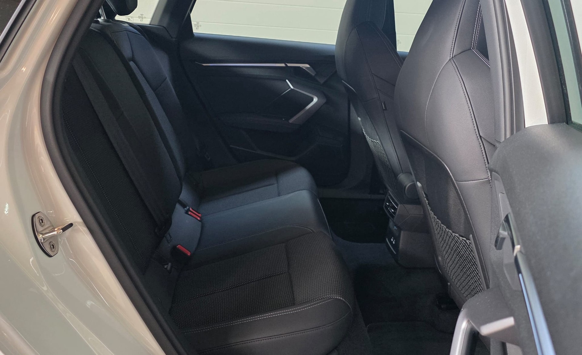 AUDI S3 Sportback TFSI quattro S-tronic *Facelift mit 333PS*Sitzheizung*Rückfahrkamera*-image-29
