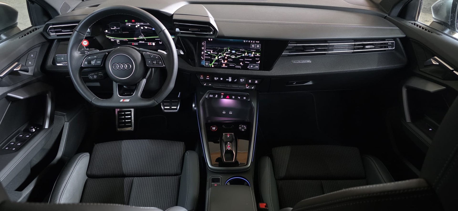 AUDI S3 Sportback TFSI quattro S-tronic *Facelift mit 333PS*Sitzheizung*Rückfahrkamera*-image-10