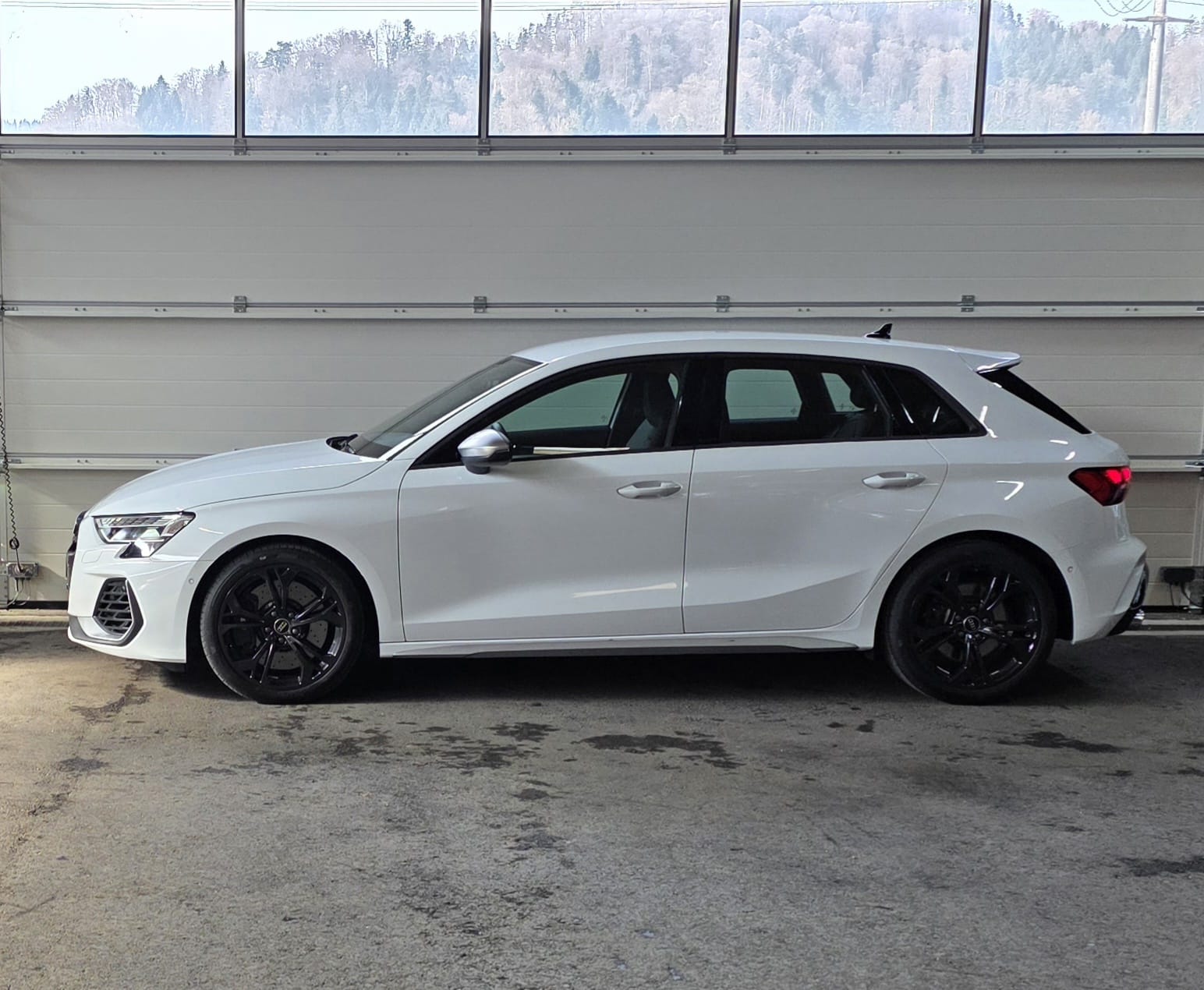 AUDI S3 Sportback TFSI quattro S-tronic *Facelift mit 333PS*Sitzheizung*Rückfahrkamera*-image-1