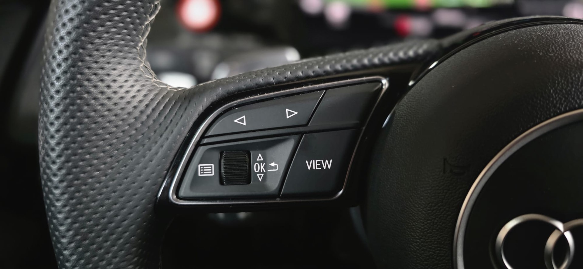 AUDI S3 Sportback TFSI quattro S-tronic *Facelift mit 333PS*Sitzheizung*Rückfahrkamera*-image-14