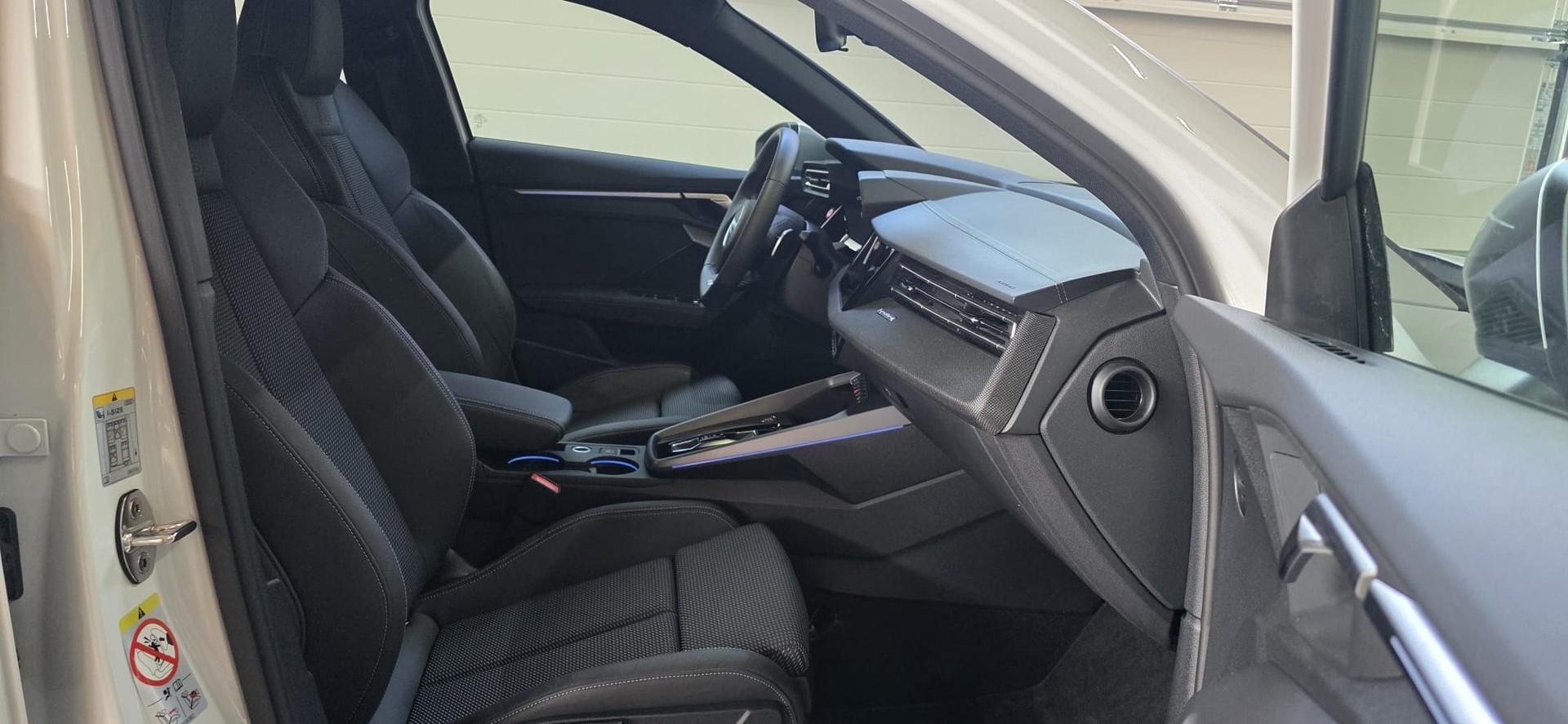 AUDI S3 Sportback TFSI quattro S-tronic *Facelift mit 333PS*Sitzheizung*Rückfahrkamera*-image-27