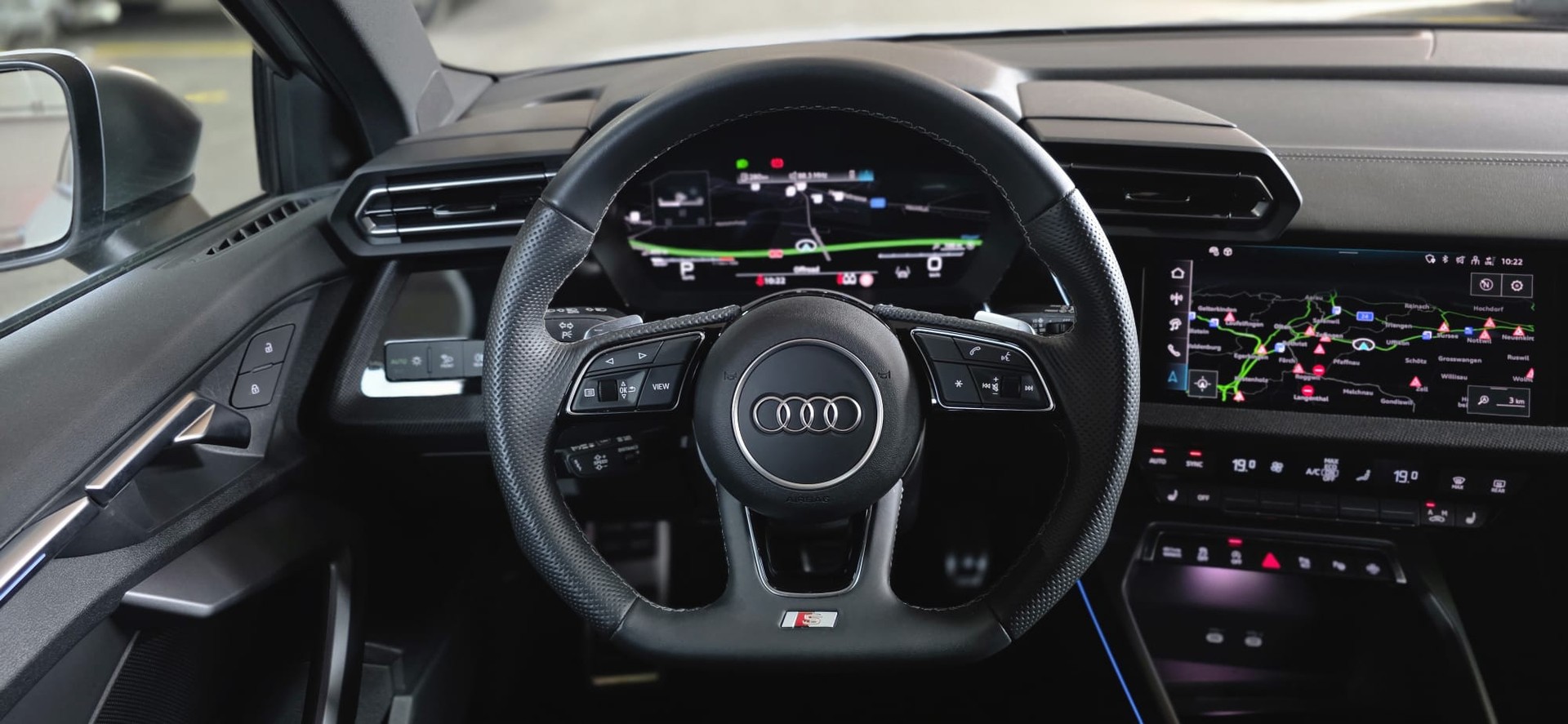 AUDI S3 Sportback TFSI quattro S-tronic *Facelift mit 333PS*Sitzheizung*Rückfahrkamera*-image-11