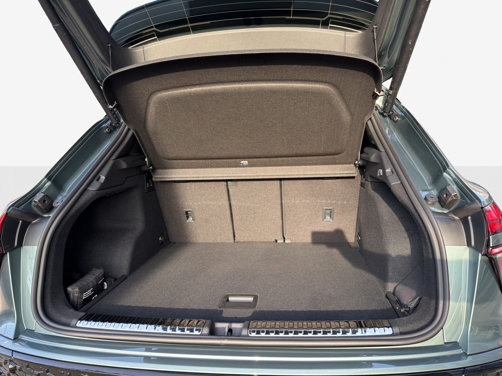 AUDI Q3 SUV 110 kW TFSI S tronic-image-5