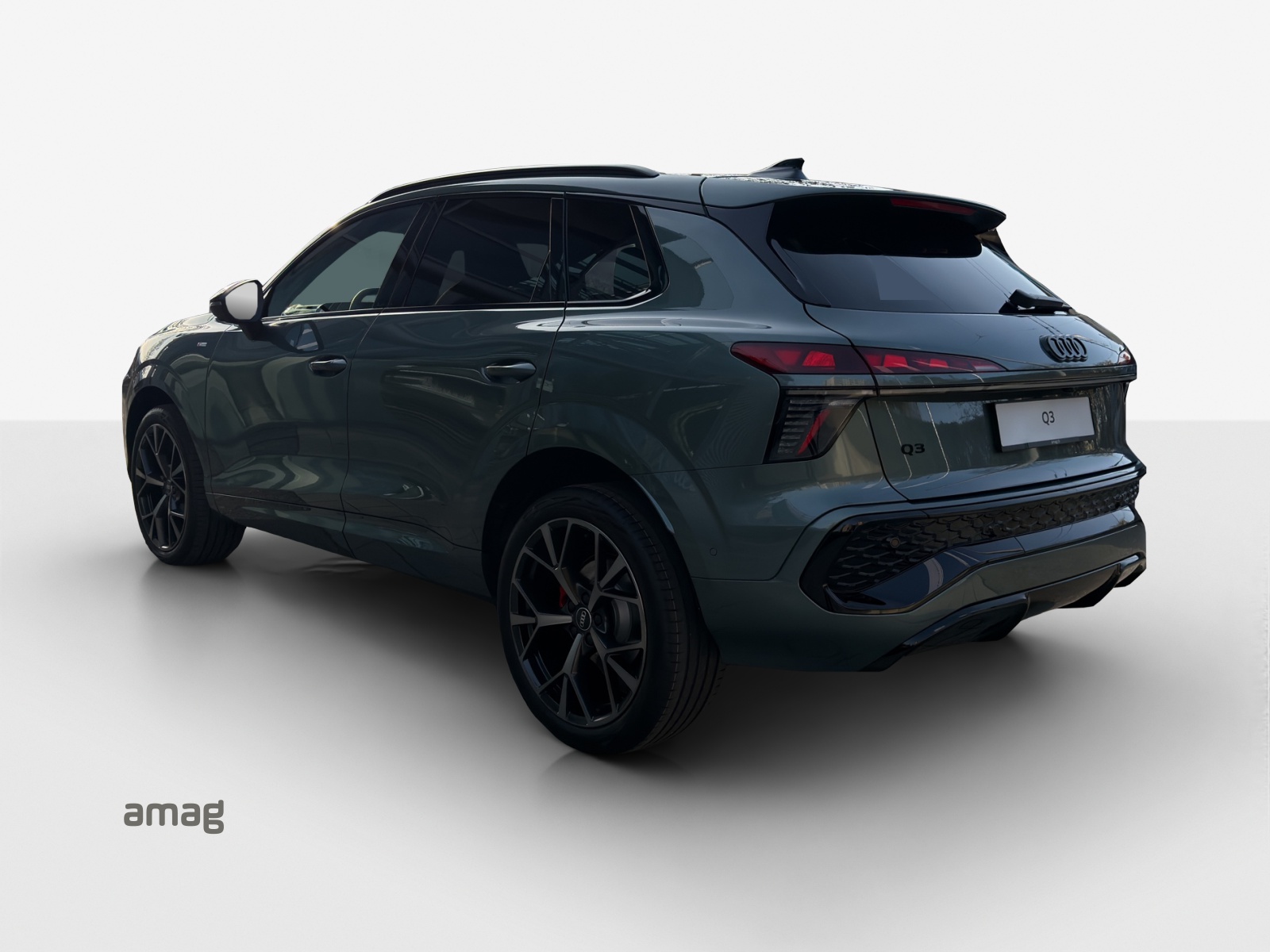 AUDI Q3 SUV 110 kW TFSI S tronic-image-2