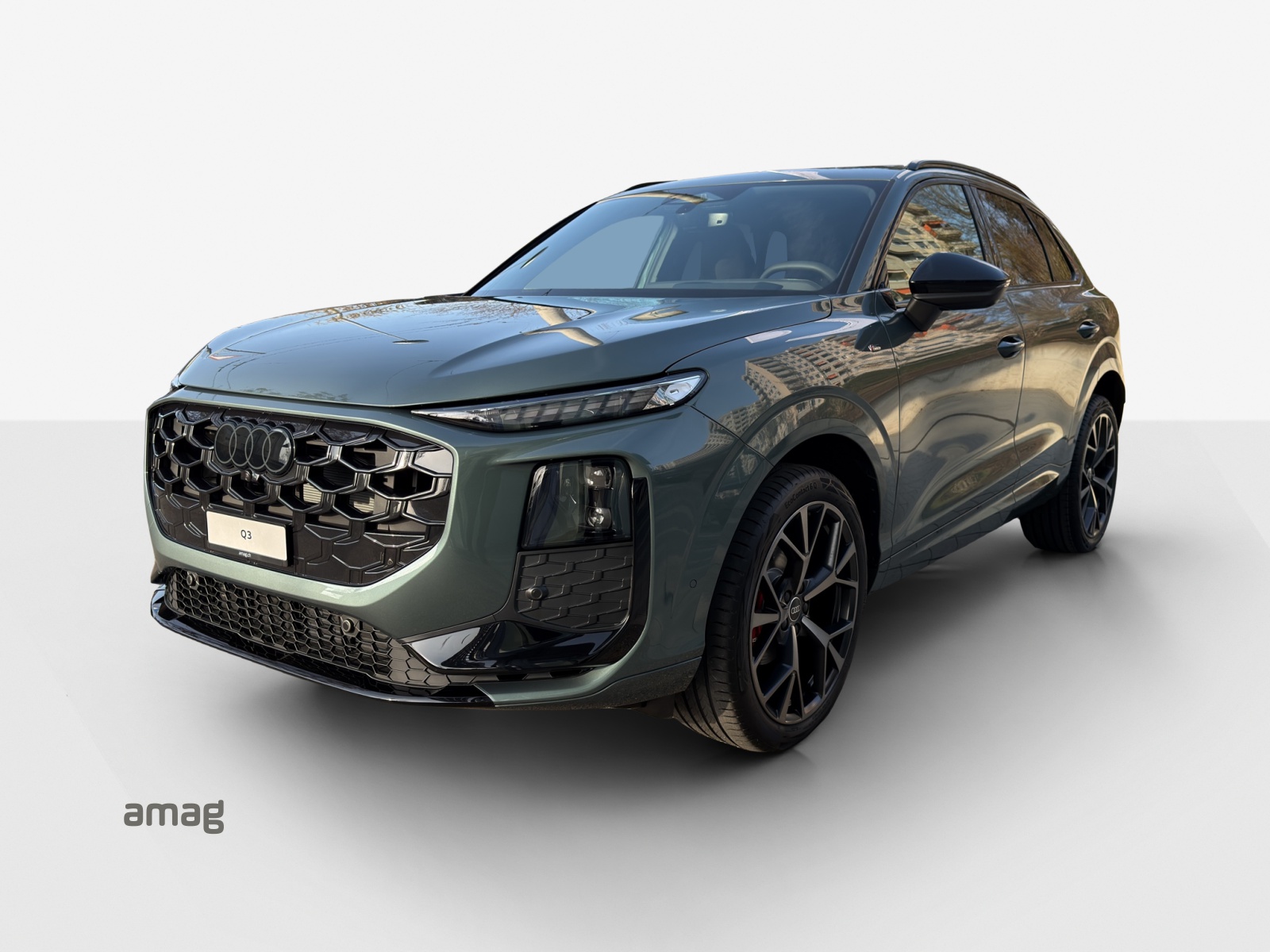 AUDI Q3 SUV 110 kW TFSI S tronic-image-0