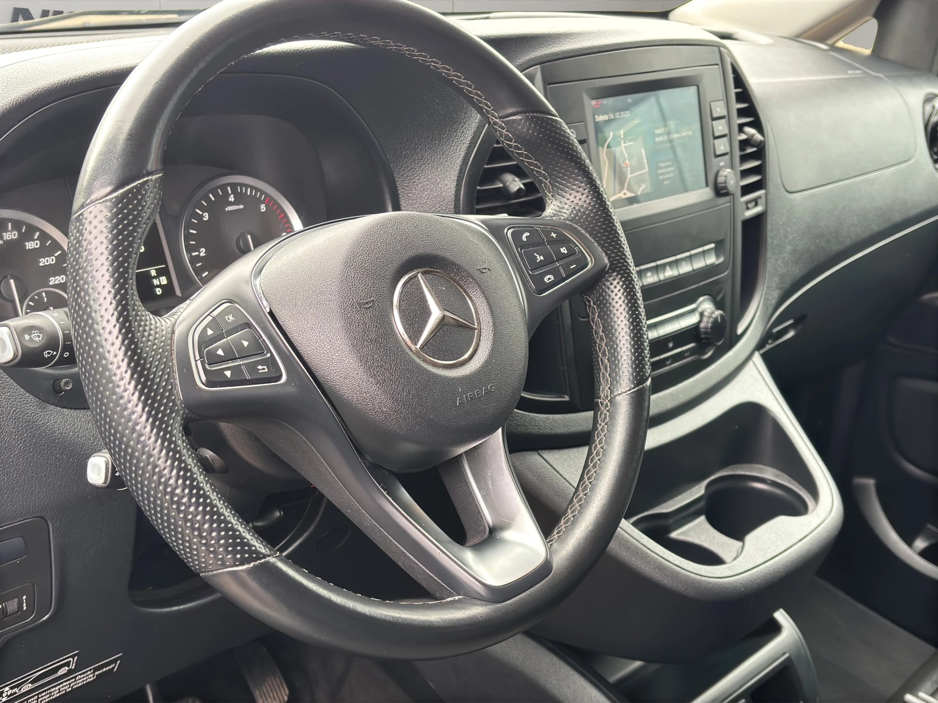 MERCEDES-BENZ Marco Polo Activity 250 d 4M Automat-image-13