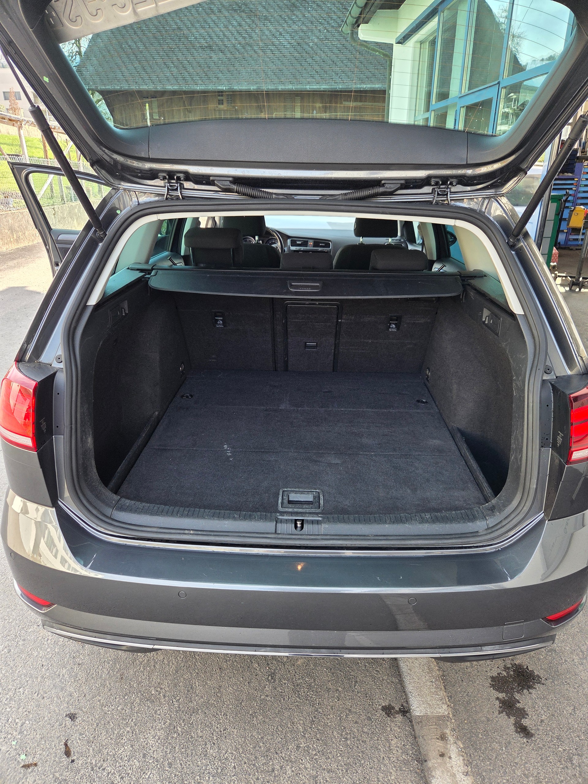 VW Golf Variant 2.0 TDI Comfortline 4Motion DSG-image-8