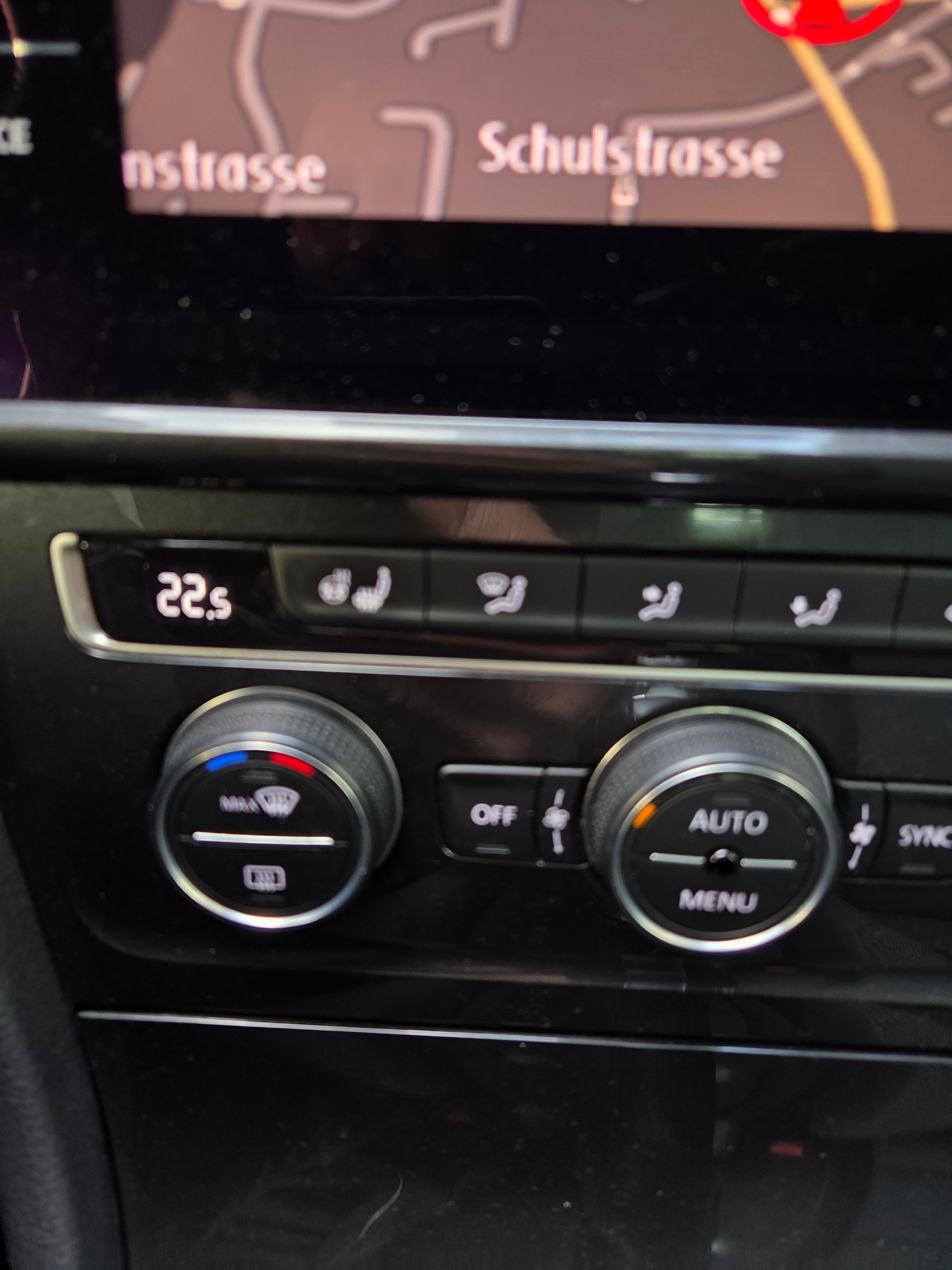 VW Golf Variant 2.0 TDI Comfortline 4Motion DSG-image-13