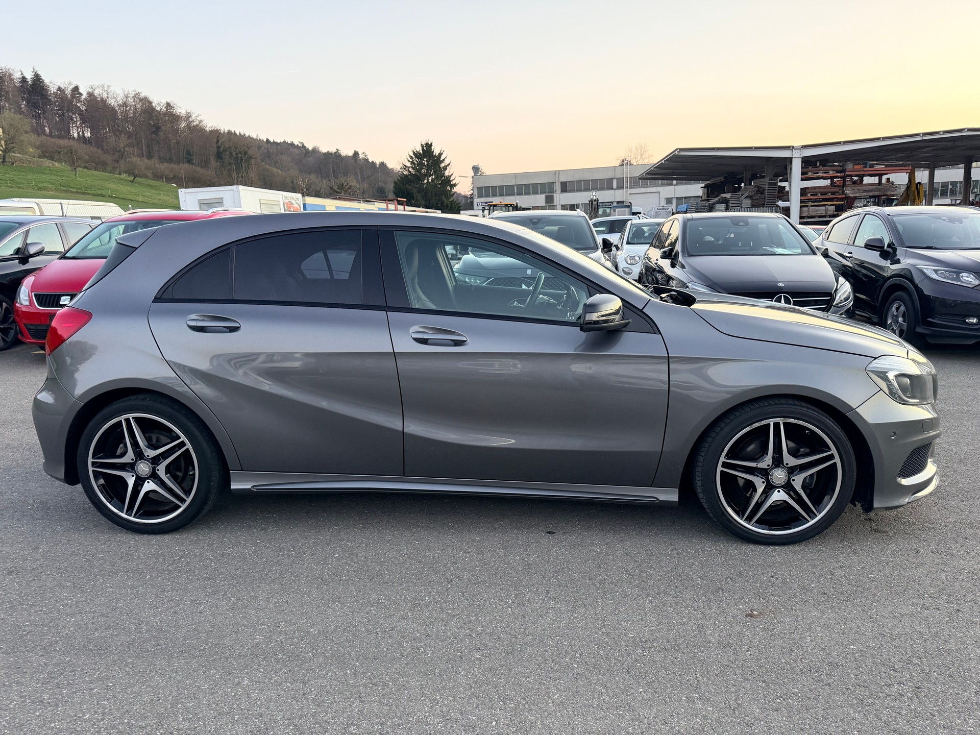 MERCEDES-BENZ A 200 AMG Line 7G-DCT-image-8