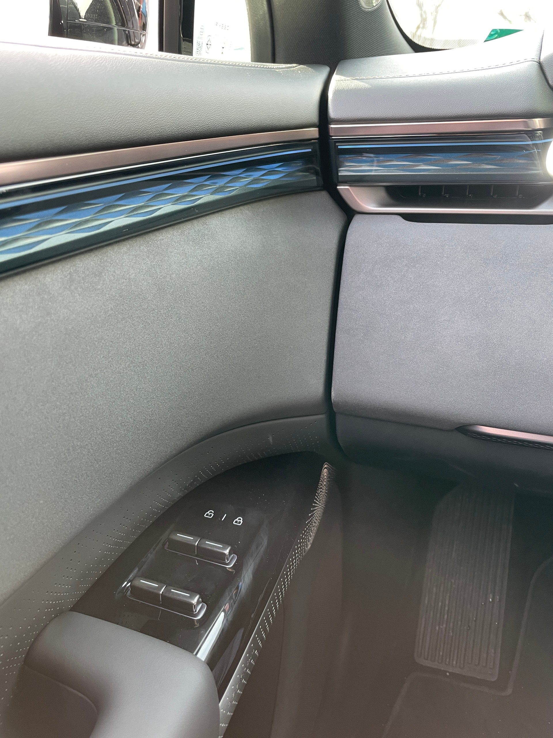 ZEEKR 7X 100kWh Privilege AWD mit Comfort und Cockpitpaket / MODELL 26-image-22