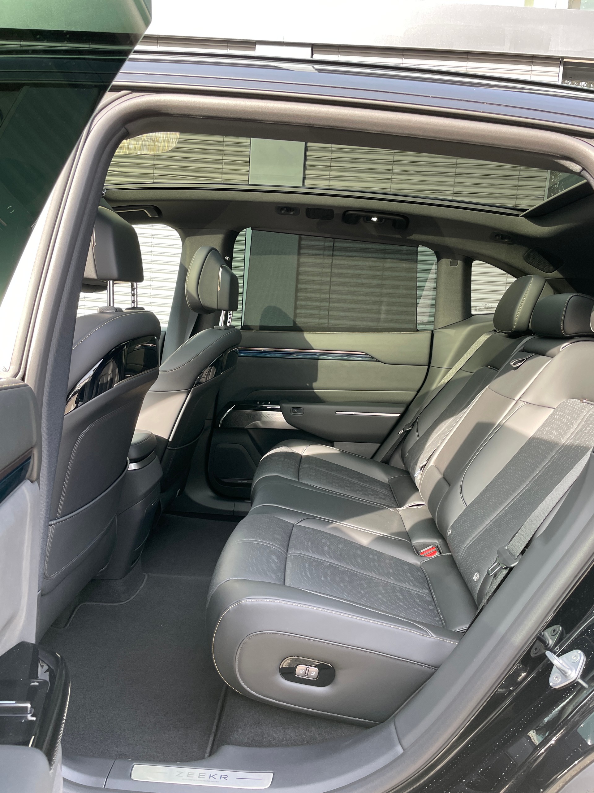 ZEEKR 7X 100kWh Privilege AWD mit Comfort und Cockpitpaket / MODELL 26-image-15