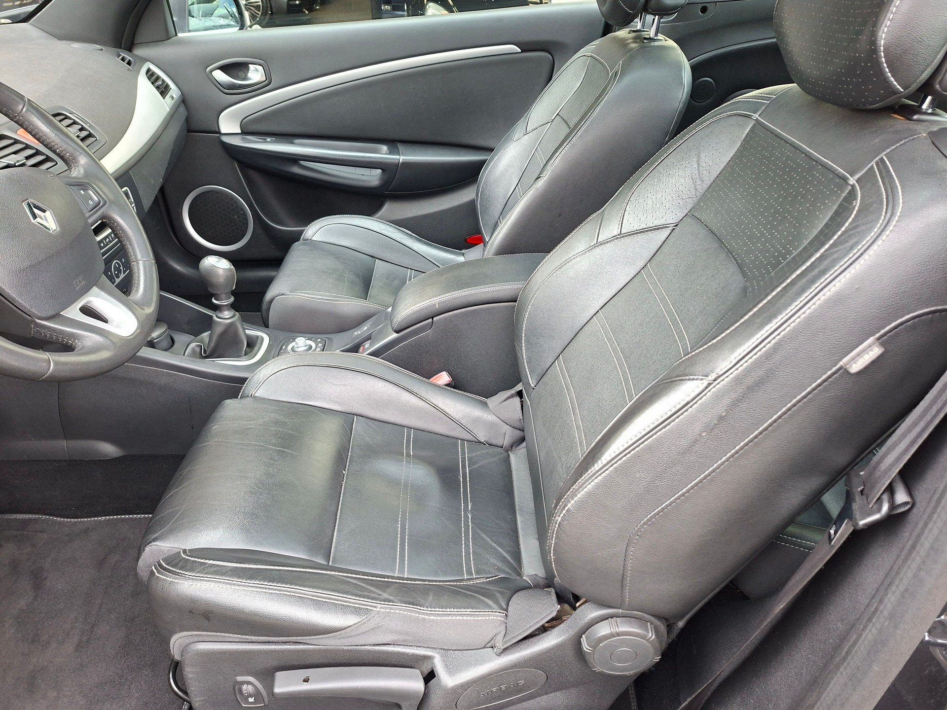 RENAULT Mégane CC 1.4 16V Turbo Dynamique-image-6
