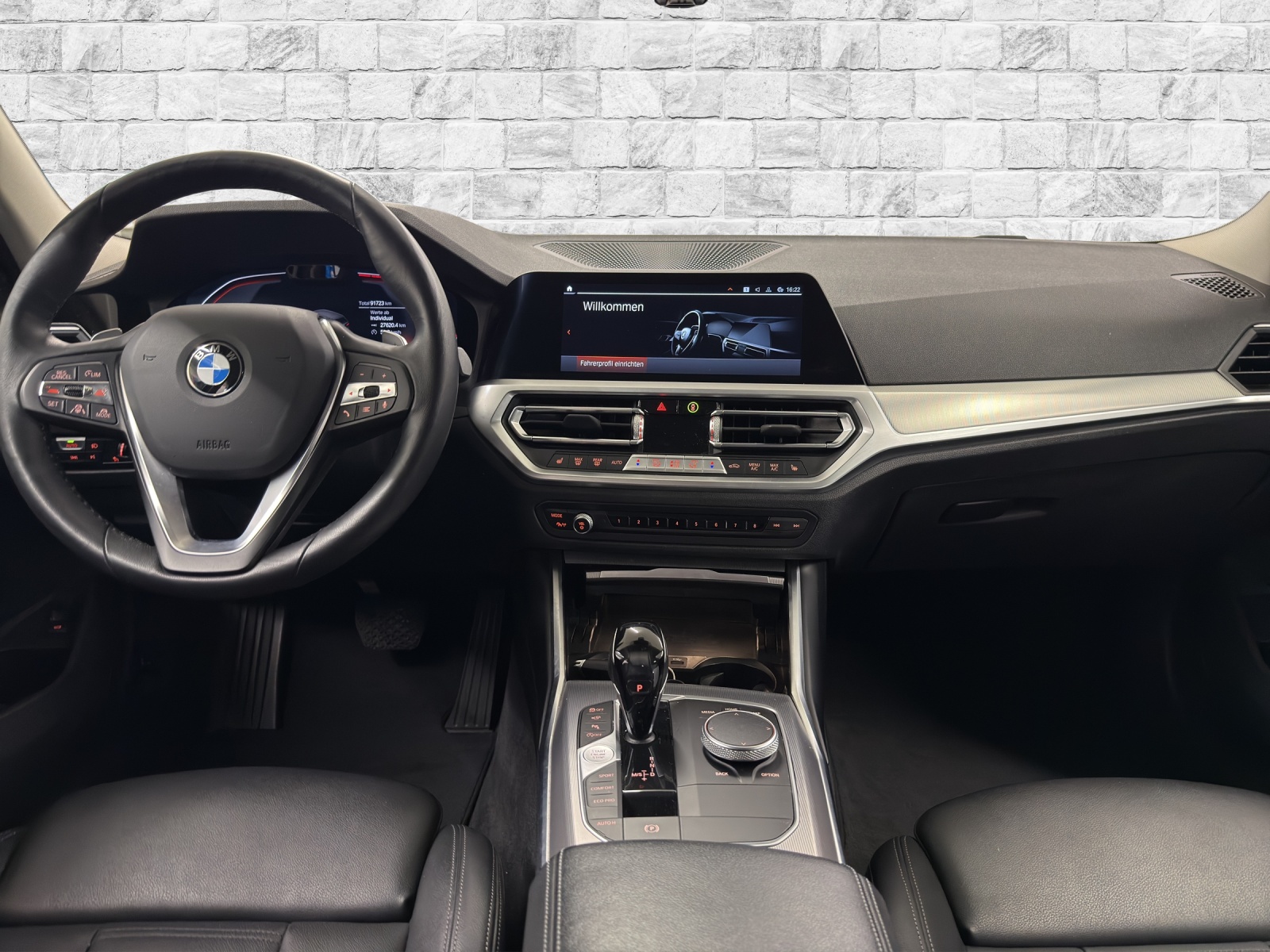 BMW 320d xDrive Touring Sport-image-7