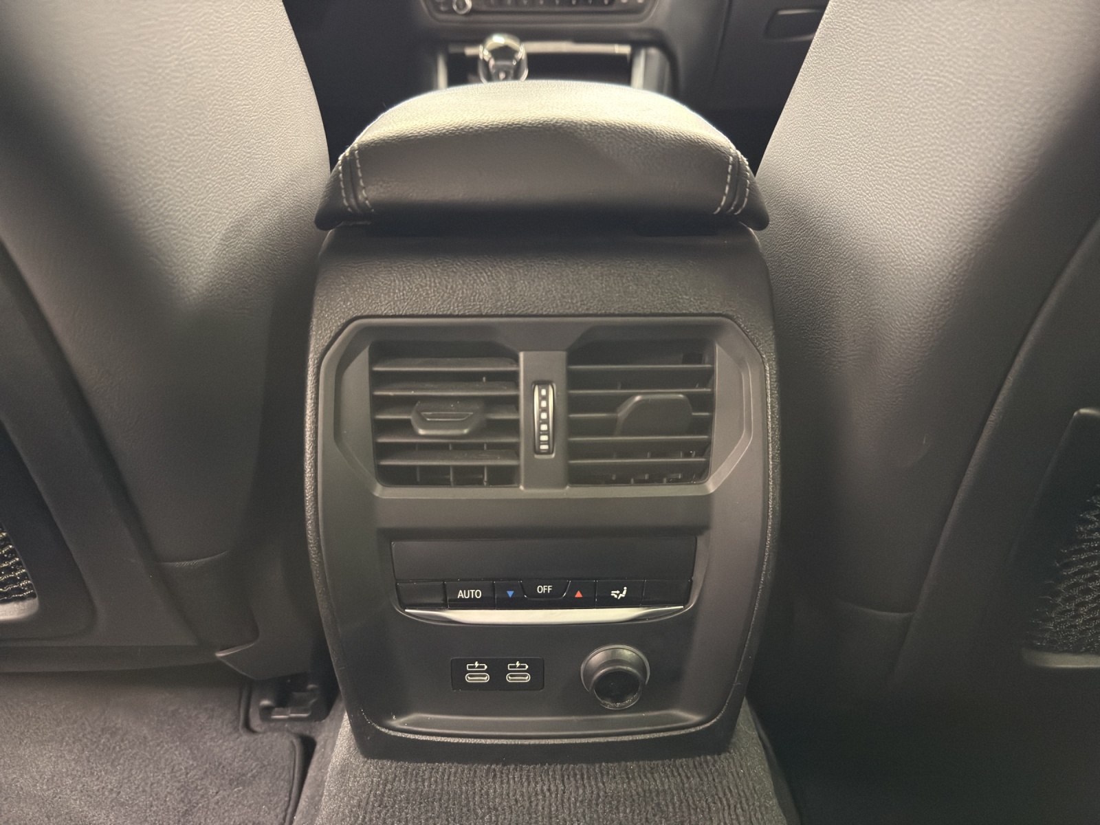 BMW 320d xDrive Touring Sport-image-19