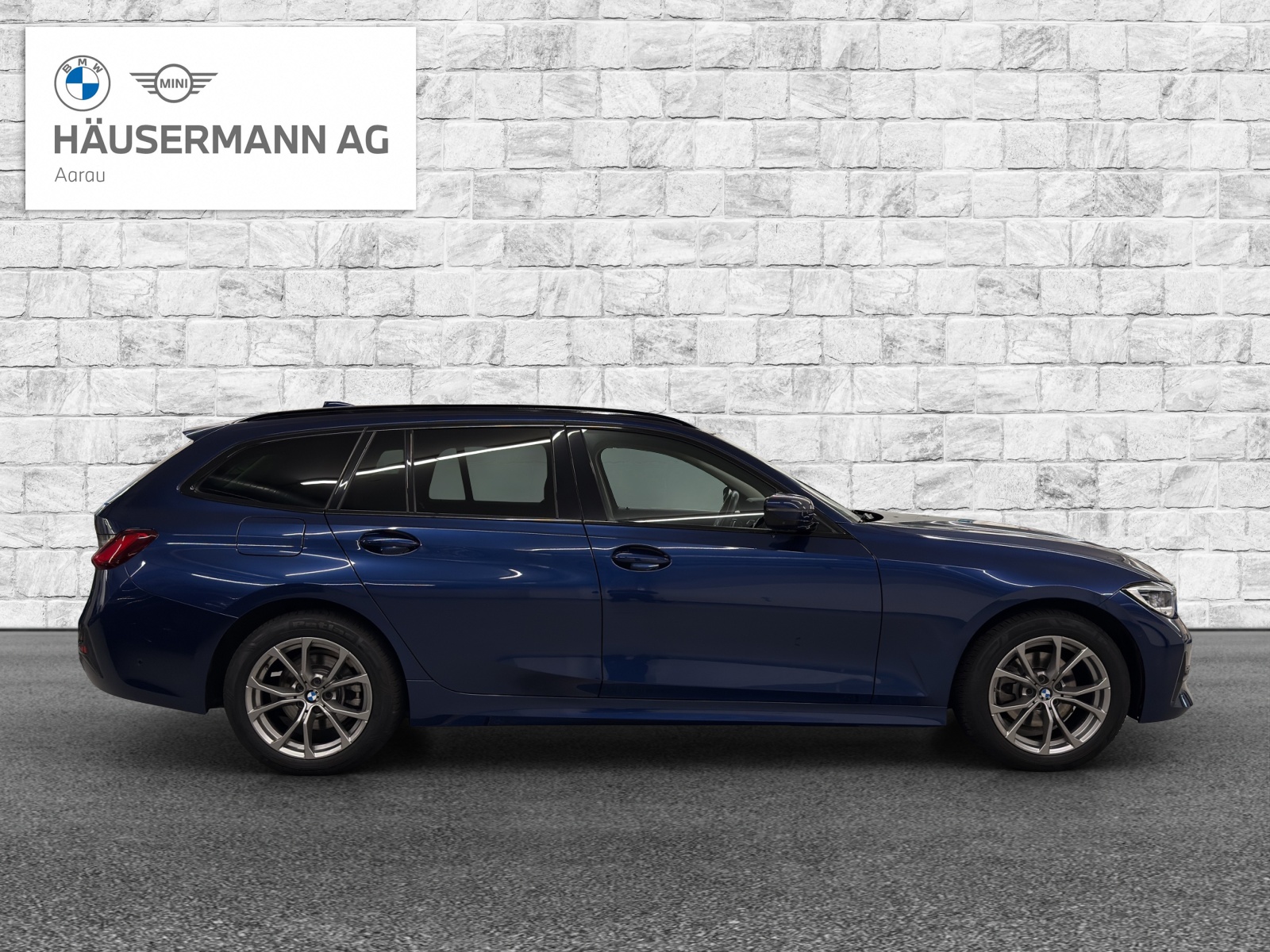 BMW 320d xDrive Touring Sport-image-3